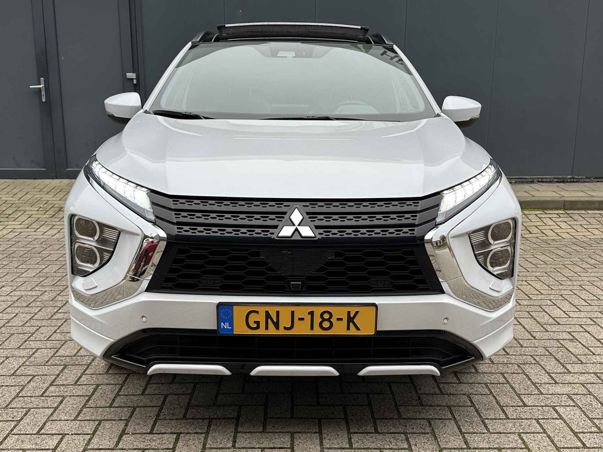 Mitsubishi Eclipse Cross 2.4 PHEV Prestige / 1500kg Trekgewicht / Schuifdak / Adaptieve Cruise Control / Lederen Bekleding / Fabrieks garantie tot 01-2027 of 100.000 km - 24/37