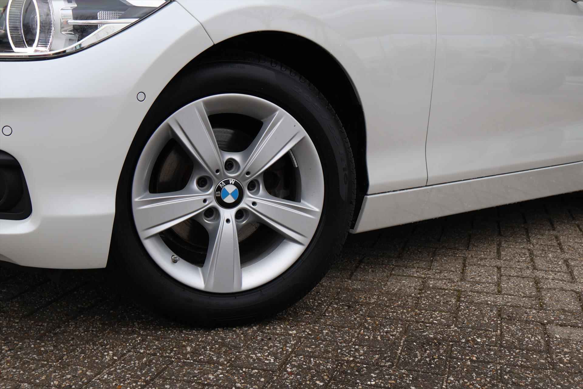 BMW 1-Serie (f20) 118i SportLine 136pk AUT I Climate I Stoelverwarming I Navi I Leder - 4/39