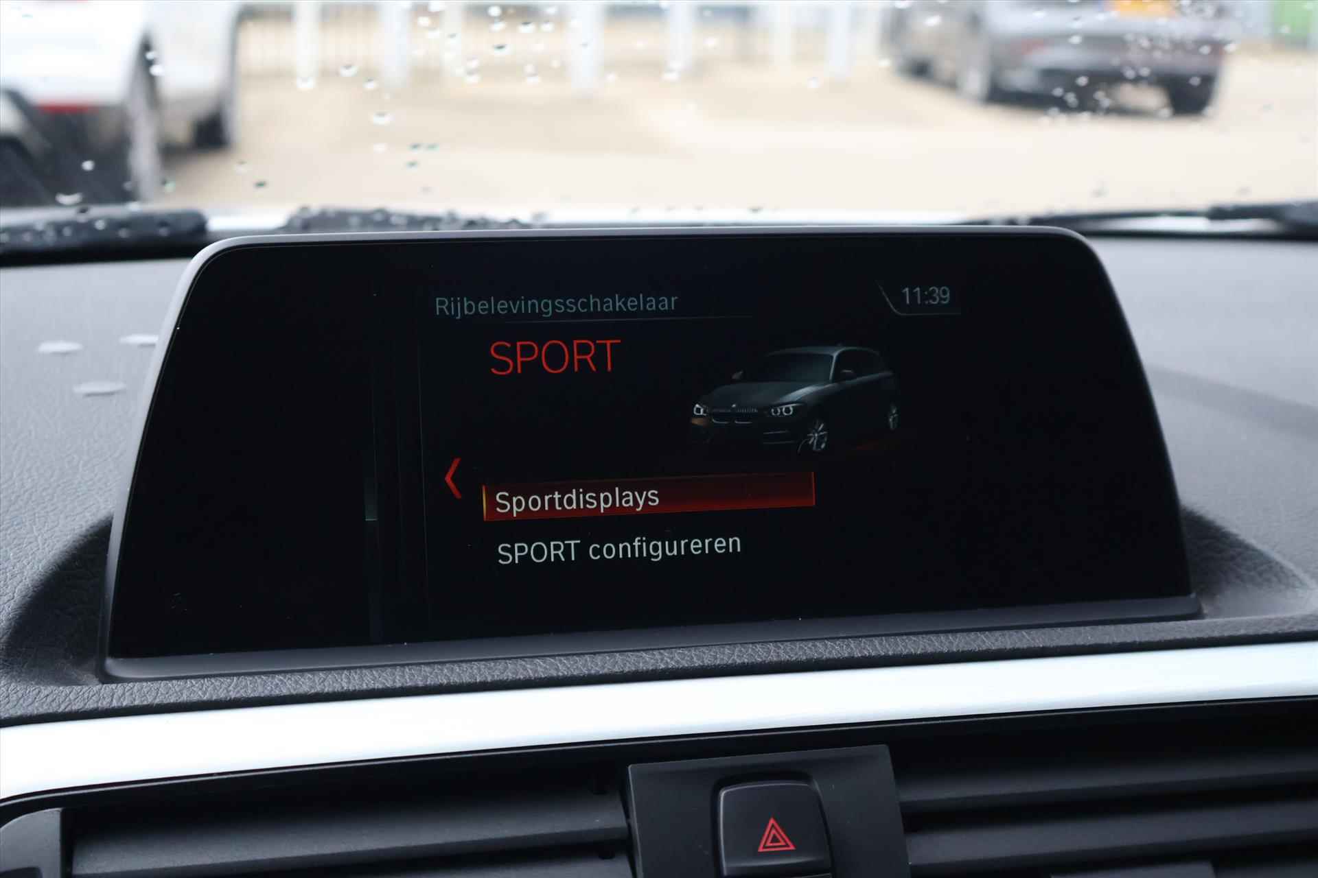 BMW 1-Serie (f20) 118i SportLine 136pk AUT I Climate I Stoelverwarming I Navi I Leder - 22/39