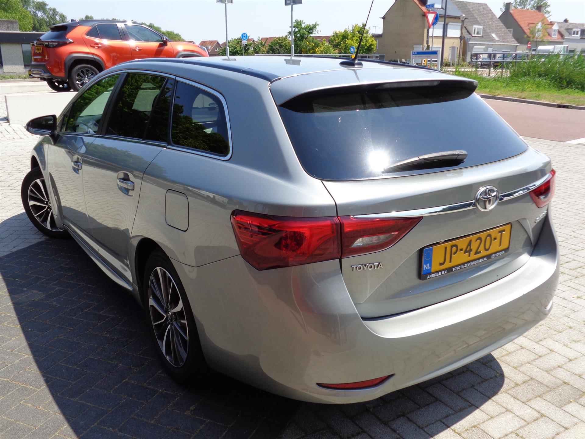 TOYOTA Avensis 1.8 VVT-i 147pk AUT Lease Pro | NAVIGATIE | CAMERA | - 2/52