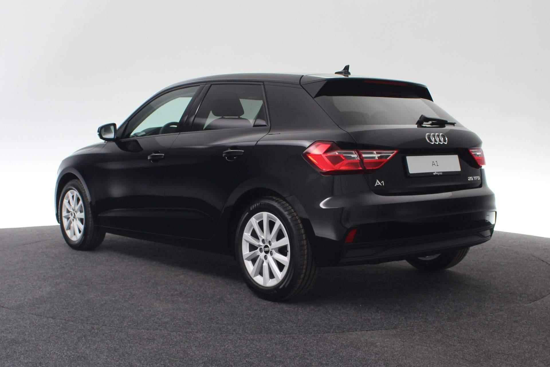 Audi A1 Sportback 25 TFSI 95PK Pro Line | Cruise | Sportstuur | Privacy glas | 16 inch - 28/33