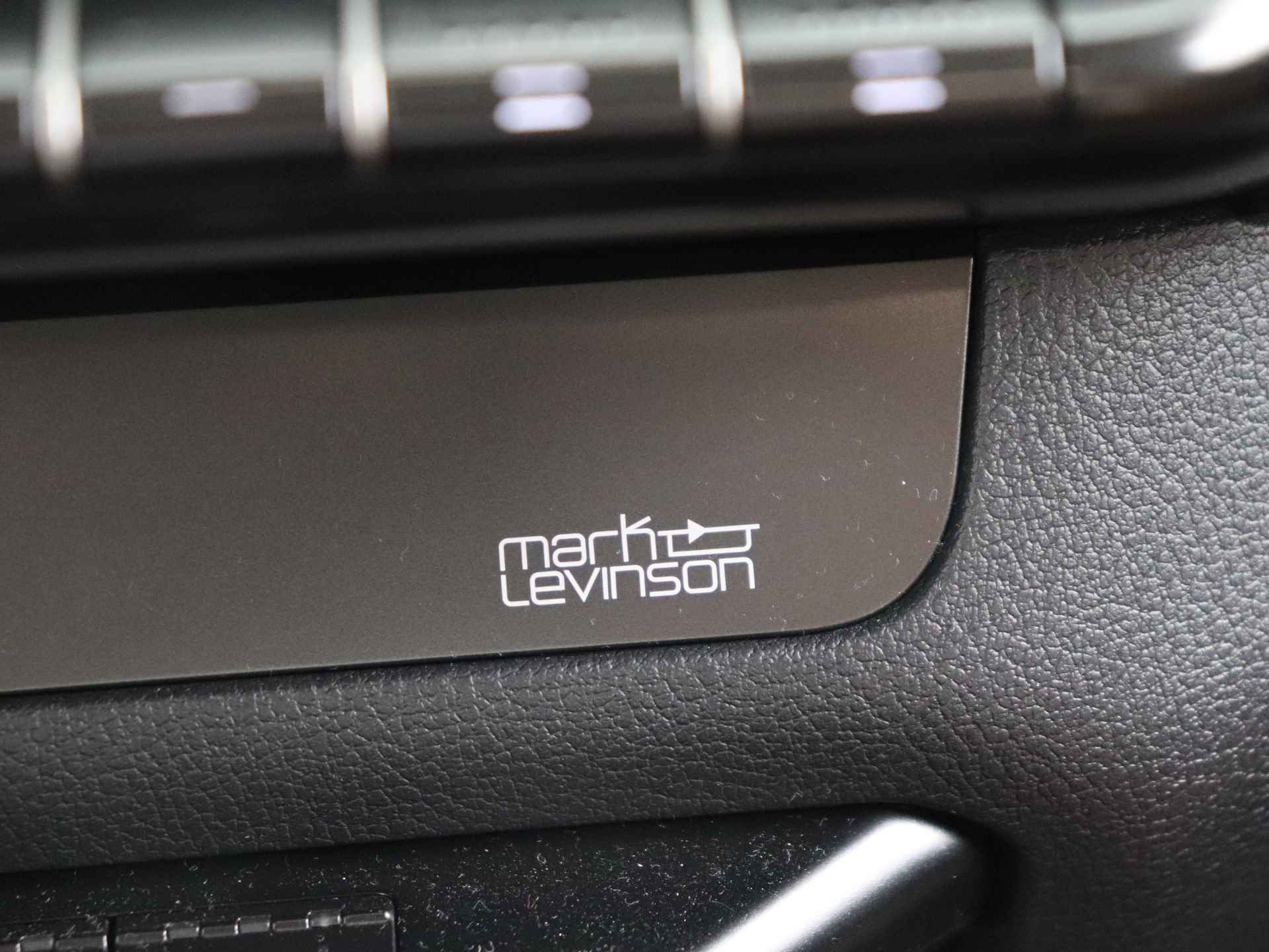 Lexus UX 300e Executive | Mark Levinson | Stoelverwarming en -ventilatie | Head-up Display | - 12/46