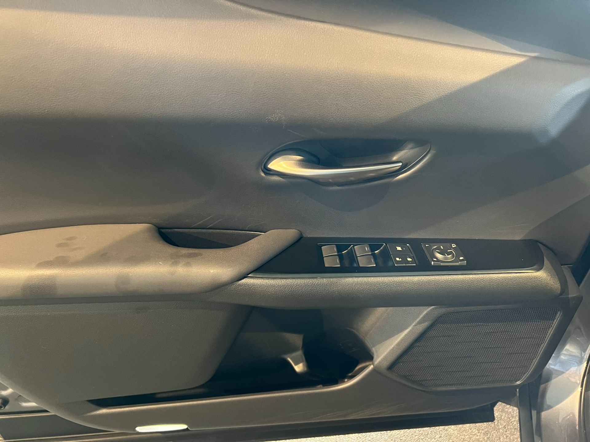 Lexus UX 250 HYBRID | AUTOMAAT | LIMITED | LED | NAVI | - 13/18