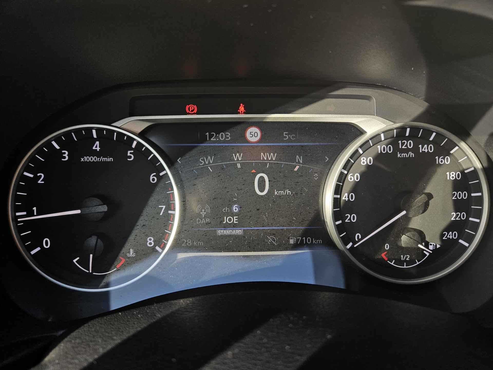 Nissan Juke 1.0 DIG-T N-Connecta / DEMO / Levertijd I.O. / Climate control / Adaptief cruise control / Dode hoek detectie met correctie / Stuurverwarming / Stoelverwarming voor / Keyless entry / Keyless start / Rondomzichtcamera / Parkeersensoren voor en achter  / LED verlichting / Multifunctioneel stuurwiel / Navigatiesysteem full map  / Volledig digitaal instrumentenpaneel / Bluetooth telefoonvoorbereiding / Apple Carplay / Android Auto / DAB radio / Elektrische ramen voor en achter / Elektrisch inklapbare spiegels / Lichtmetalen wielen 17 “ - 29/50