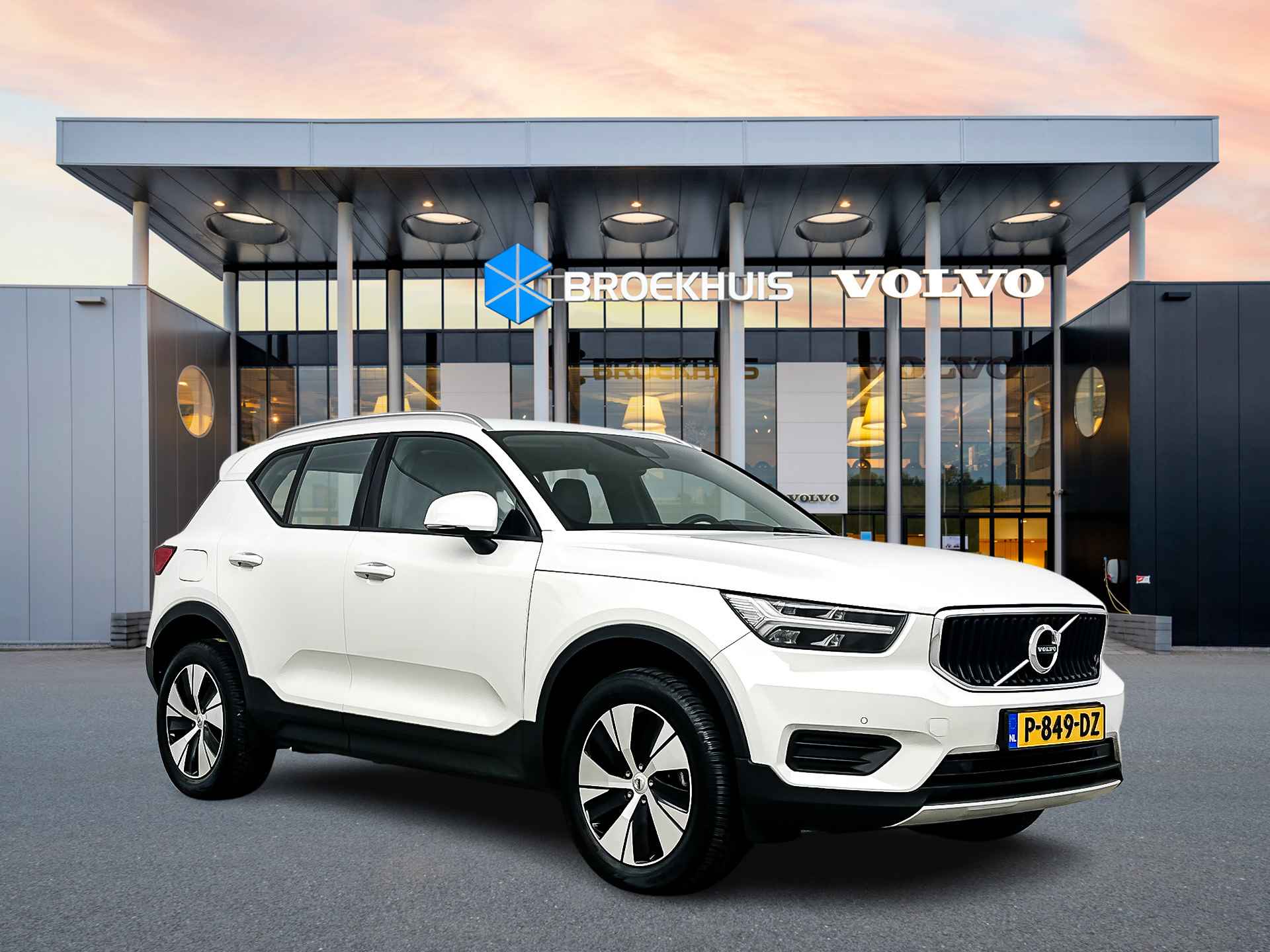 Volvo XC40 T3 Momentum | 18" | Harman Kardon | Navigatie | Parkeersensoren V+A | Climate control - 3/28