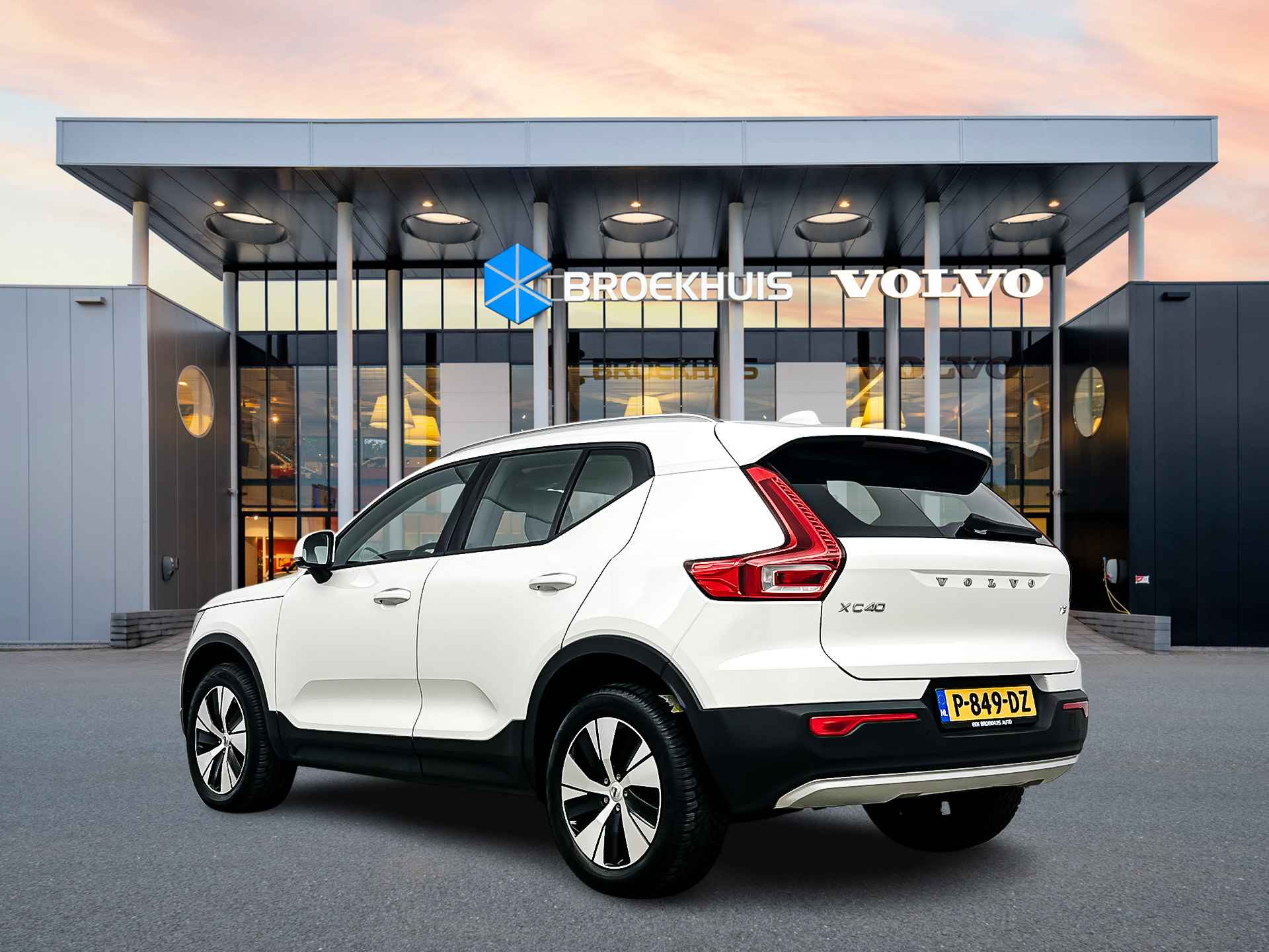 Volvo XC40 T3 Momentum | 18" | Harman Kardon | Navigatie | Parkeersensoren V+A | Climate control - 5/28