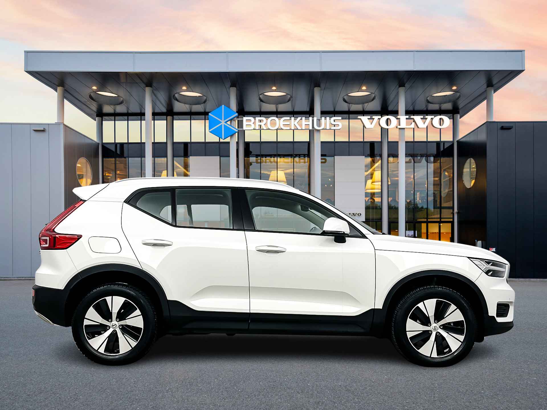 Volvo XC40 T3 Momentum | 18" | Harman Kardon | Navigatie | Parkeersensoren V+A | Climate control - 8/28