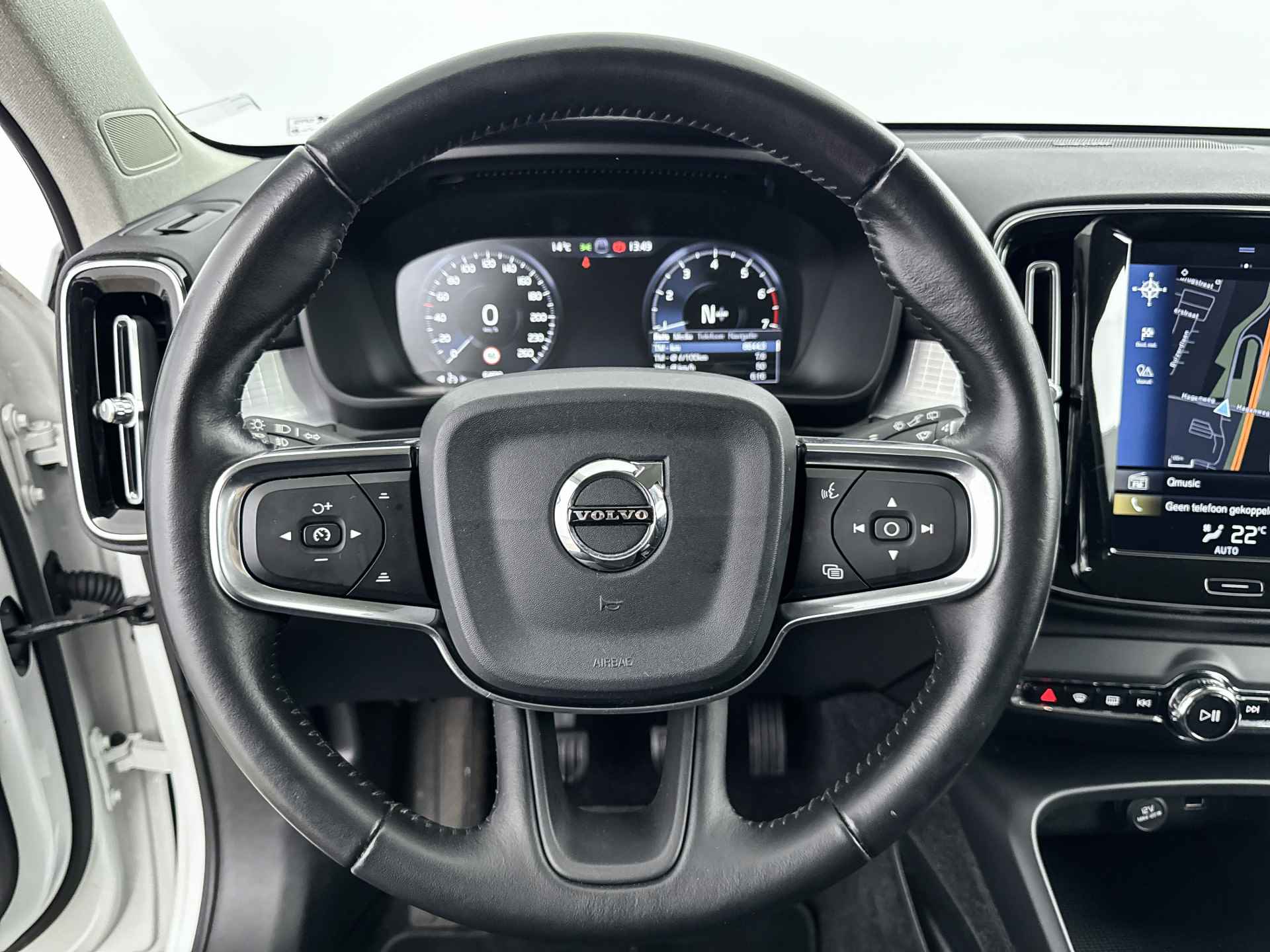 Volvo XC40 T3 Momentum | 18" | Harman Kardon | Navigatie | Parkeersensoren V+A | Climate control - 15/28