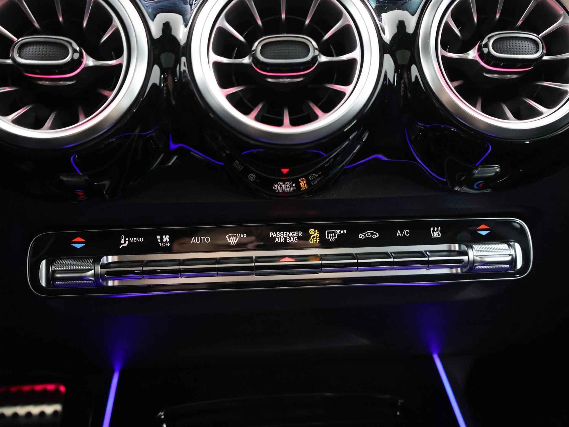 Mercedes-Benz EQB 250+ AMG NIGHT Sport Edition 71kWh | Panoramadak | Adaptief Onderstel | Keyless Entry | Dodehoekassistent | Stoelverwarming | Sfeerverlichting | Achteruitrijcamera | MBUX Augmented Reality | 20" Multispaaks AMG velgen | - 30/52