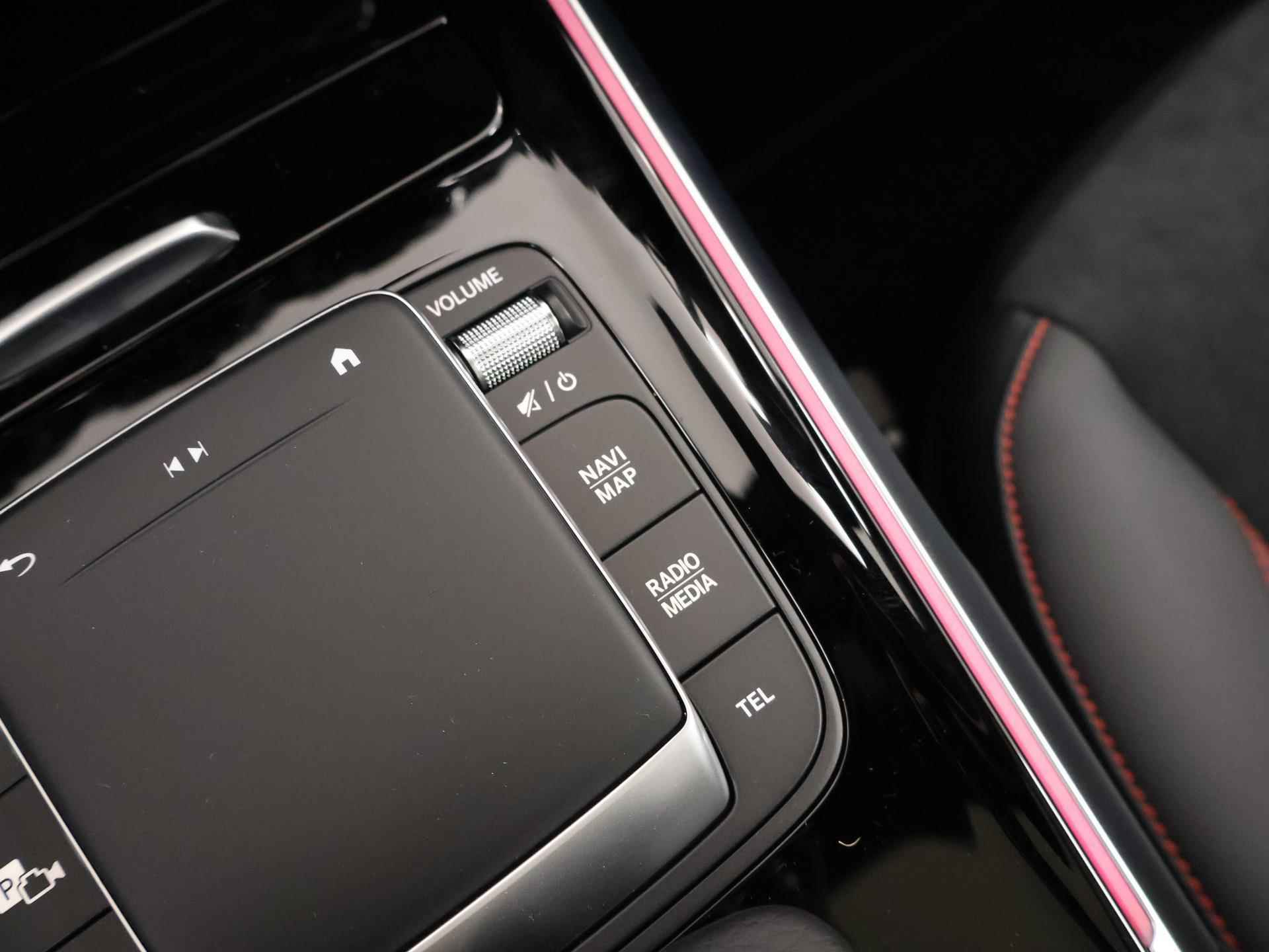 Mercedes-Benz EQB 250+ AMG NIGHT Sport Edition 71kWh | Panoramadak | Adaptief Onderstel | Keyless Entry | Dodehoekassistent | Stoelverwarming | Sfeerverlichting | Achteruitrijcamera | MBUX Augmented Reality | 20" Multispaaks AMG velgen | - 33/52