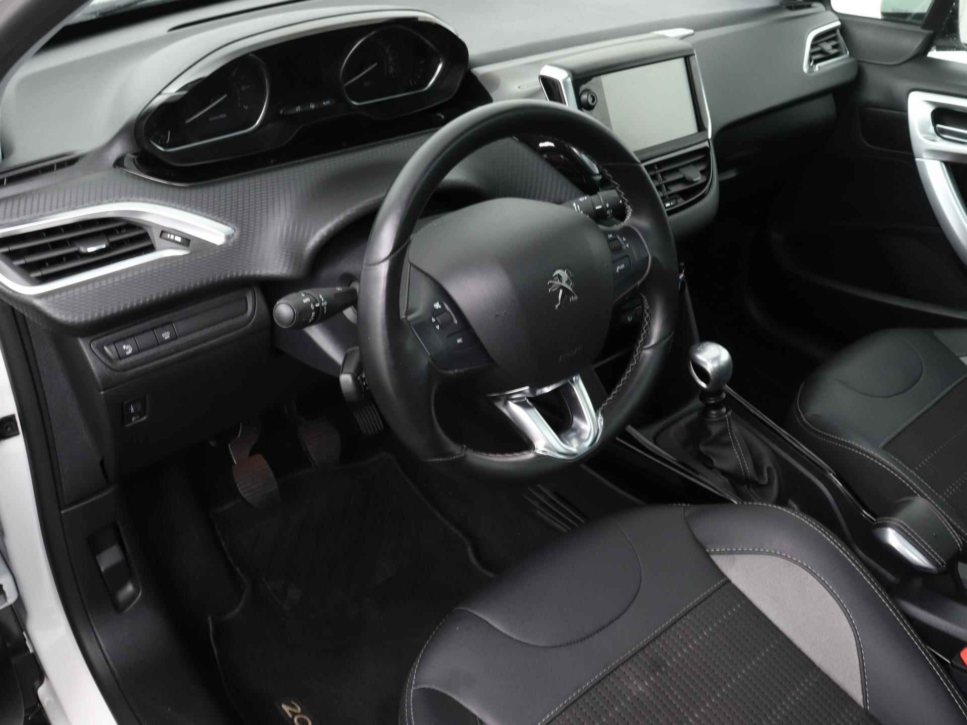 Peugeot 2008 Blue Lease Allure 130pk | Navigatie | Camera | Climate Control | Parkeersensoren Achter | Cruise Control - 19/36