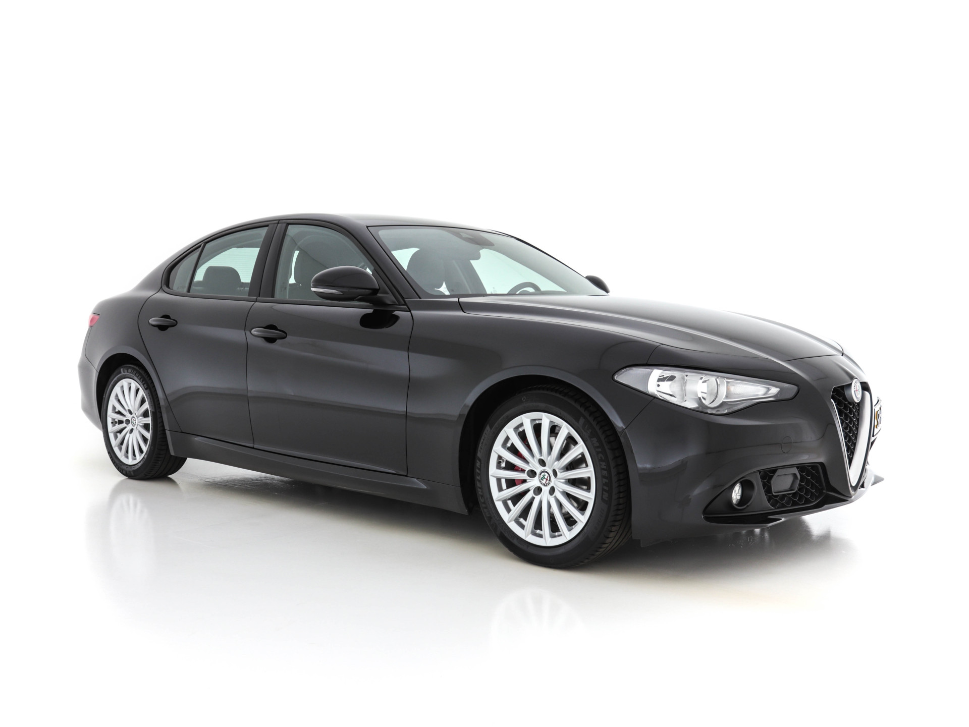 Alfa Romeo Giulia 2.0T Super Black-Line 200 Pk Aut. *NAVI-FULLMAP | 1/2-LEDER | DAB | ECC | PDC | CRUISE | COMFORT-SEATS | BREMSA-BRAKES | 17"ALU*.