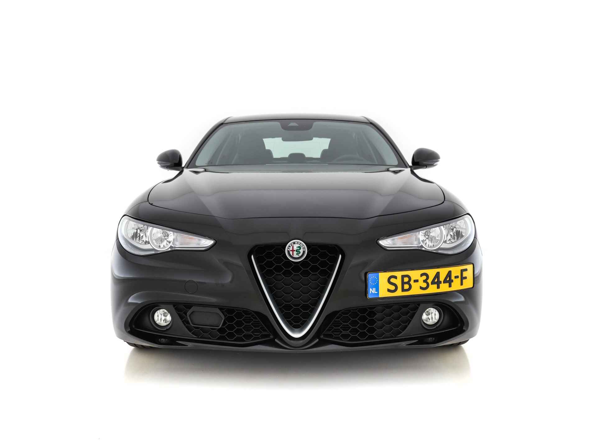 Alfa Romeo Giulia 2.0T Super Black-Line 200 Pk Aut. *NAVI-FULLMAP | 1/2-LEDER | DAB | ECC | PDC | CRUISE | COMFORT-SEATS | BREMSA-BRAKES | 17"ALU*. - 2/28