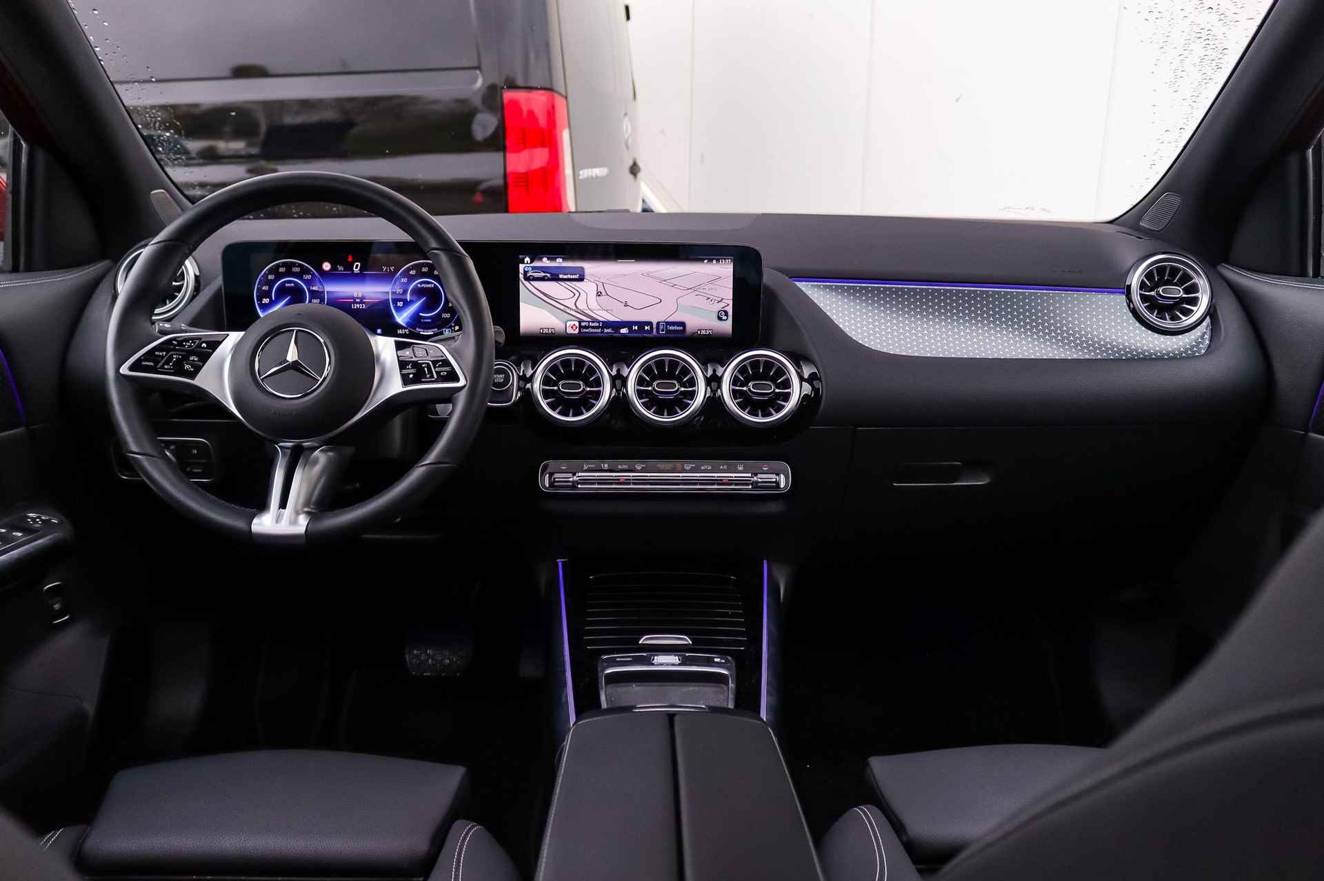 Mercedes-Benz EQA EQA 250+ Luxury Line | MANUFAKTUR | Advanced Plus Pakket | Winterpakket | Panoramadak | LED | Advanced Audio System | Stoelverwarming - 3/40