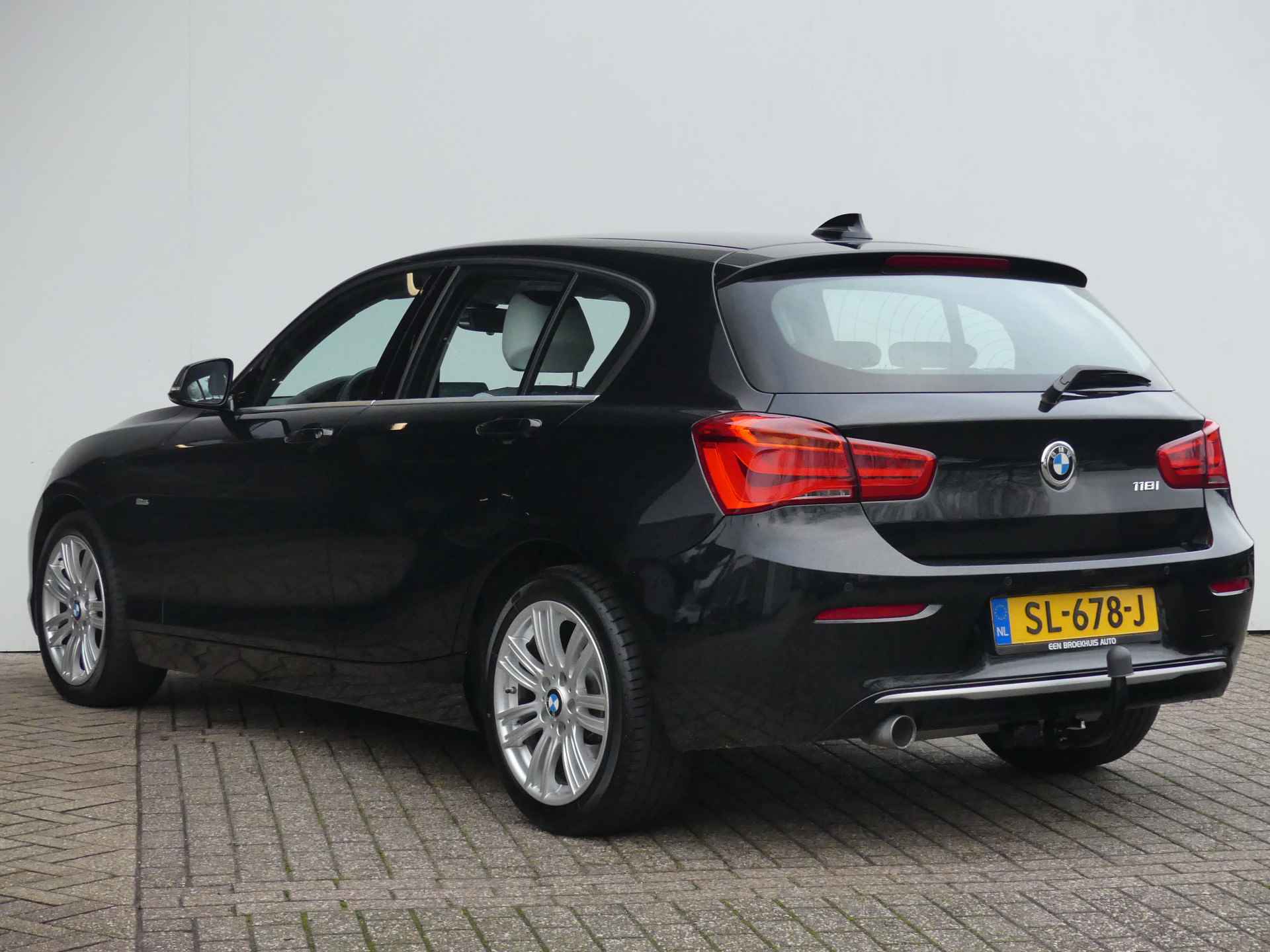 BMW 1-serie 118i Executive Urban Line Automaat | TREKHAAK | SCHUIFDAK | NAVI | STOELVERWARMING | - 3/40