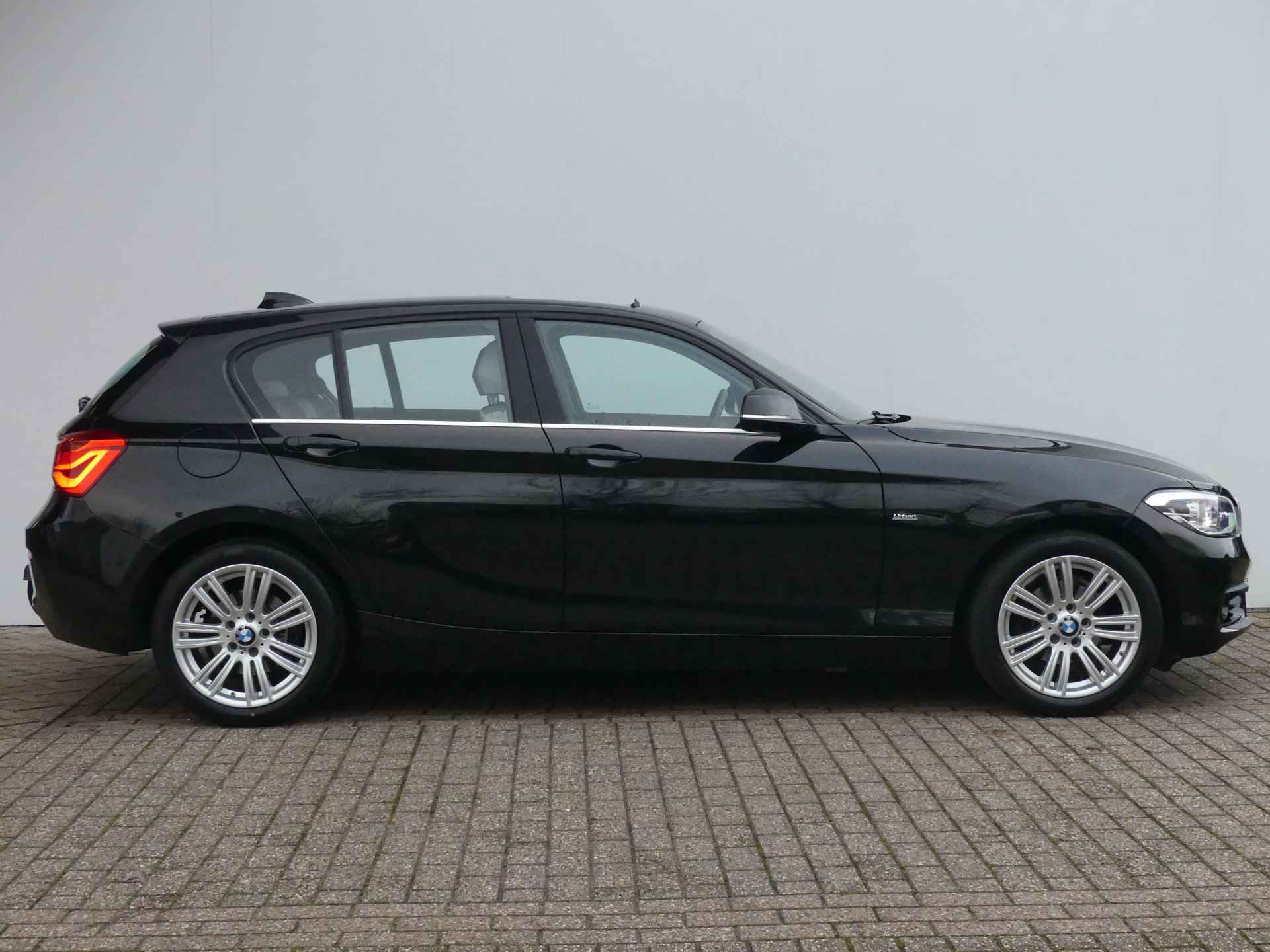 BMW 1-serie 118i Executive Urban Line Automaat | TREKHAAK | SCHUIFDAK | NAVI | STOELVERWARMING | - 35/40