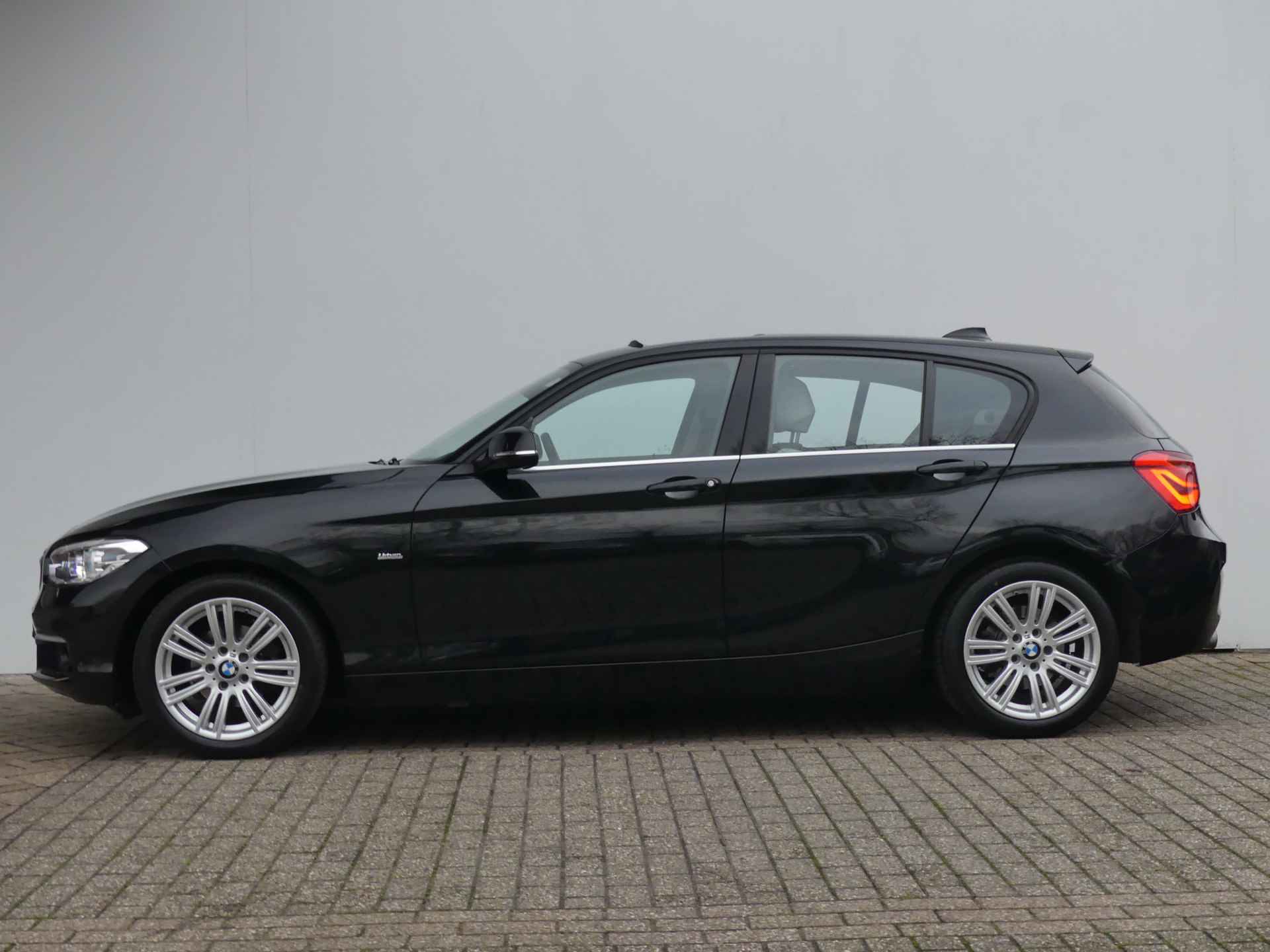 BMW 1-serie 118i Executive Urban Line Automaat | TREKHAAK | SCHUIFDAK | NAVI | STOELVERWARMING | - 36/40