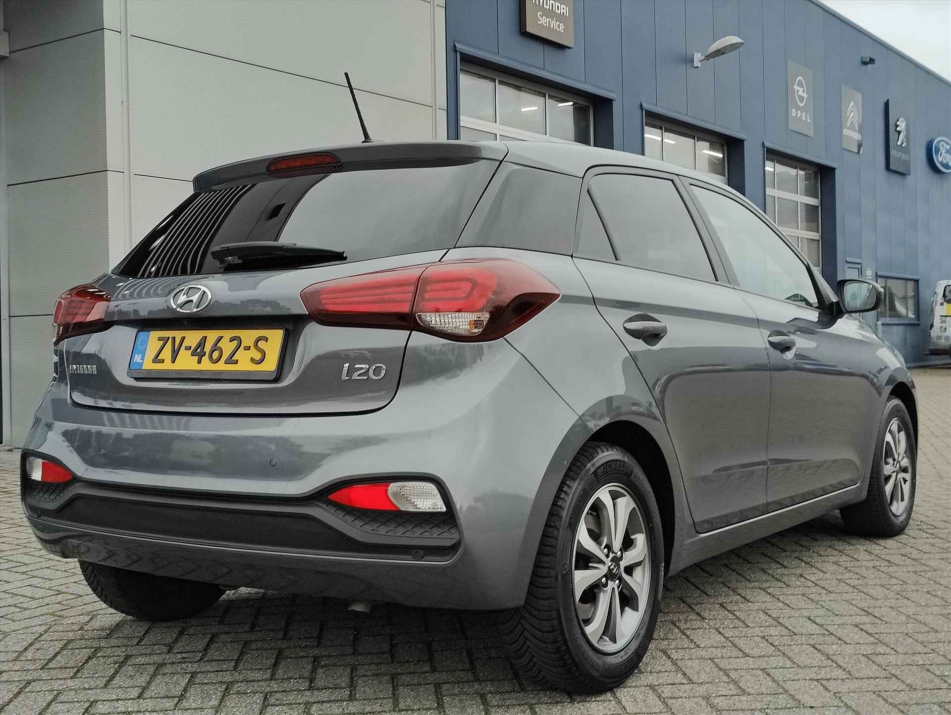 HYUNDAI I20 1.0 T-GDI Blue 100PK Comfort | Cruise Control | Climate Control | Android & Apple Carplay | Camera Achter | Sensoren Achter | - 28/37