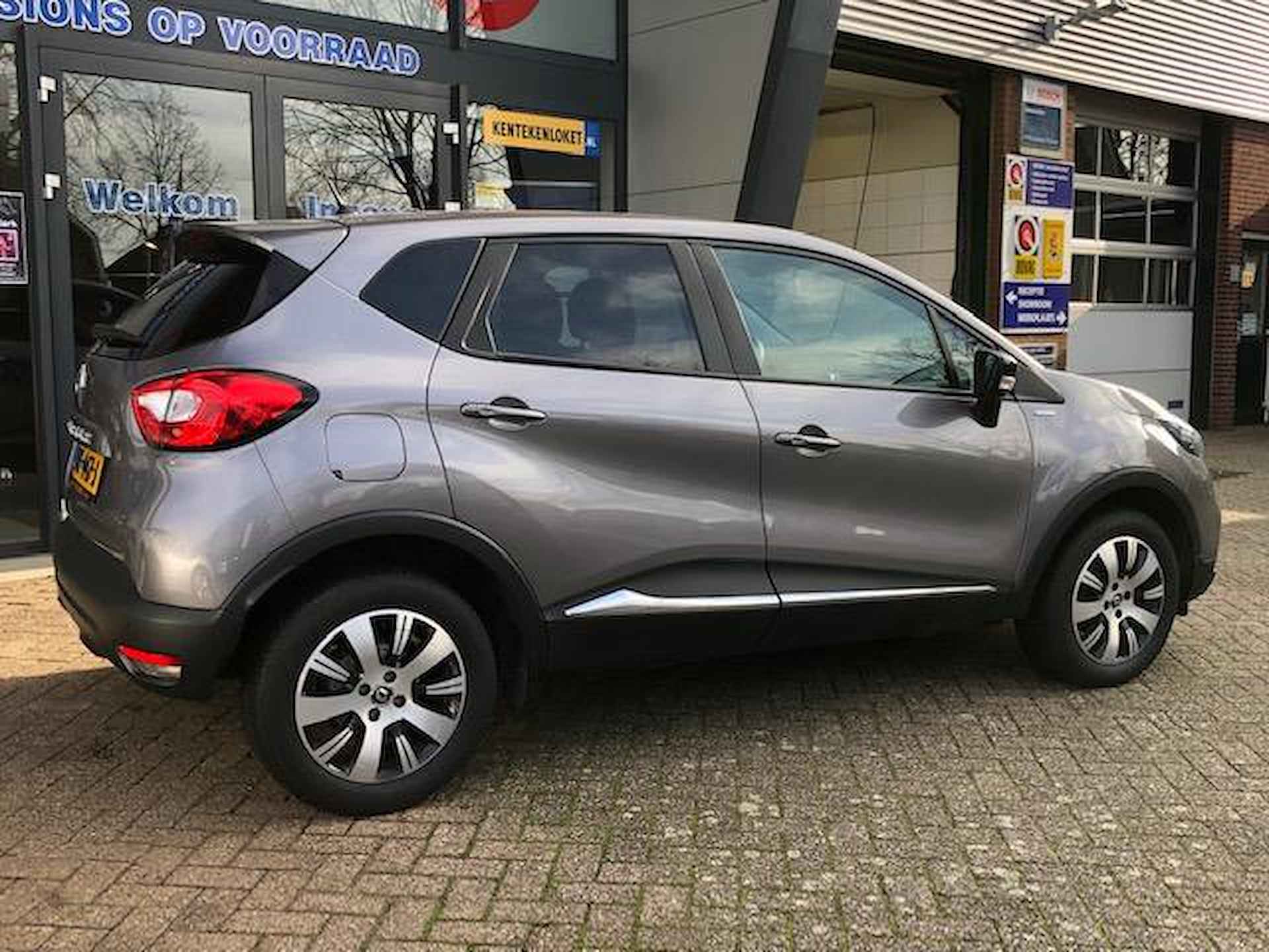 Renault Captur 0.9 TCe Limited - 9/17