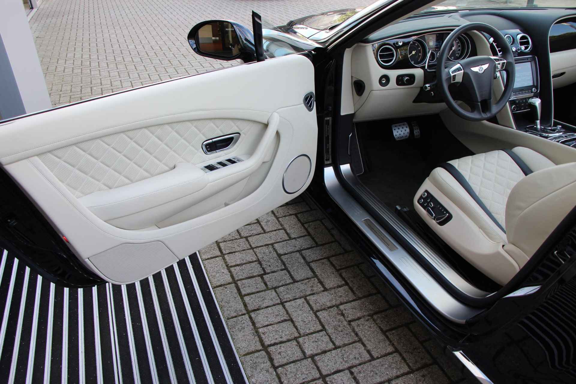 Bentley Continental GTC 4.0 V8 | Massage Stoelen | Stuur verwarmbaar | Breitling uurwerk - 14/37