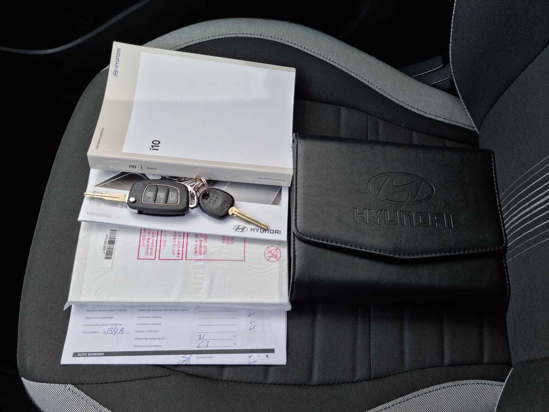 Hyundai i10 1.0 Comfort 5-zits Automaat / Origineel NL / Navigatie via Android Auto/Apple Carplay / - 5/35