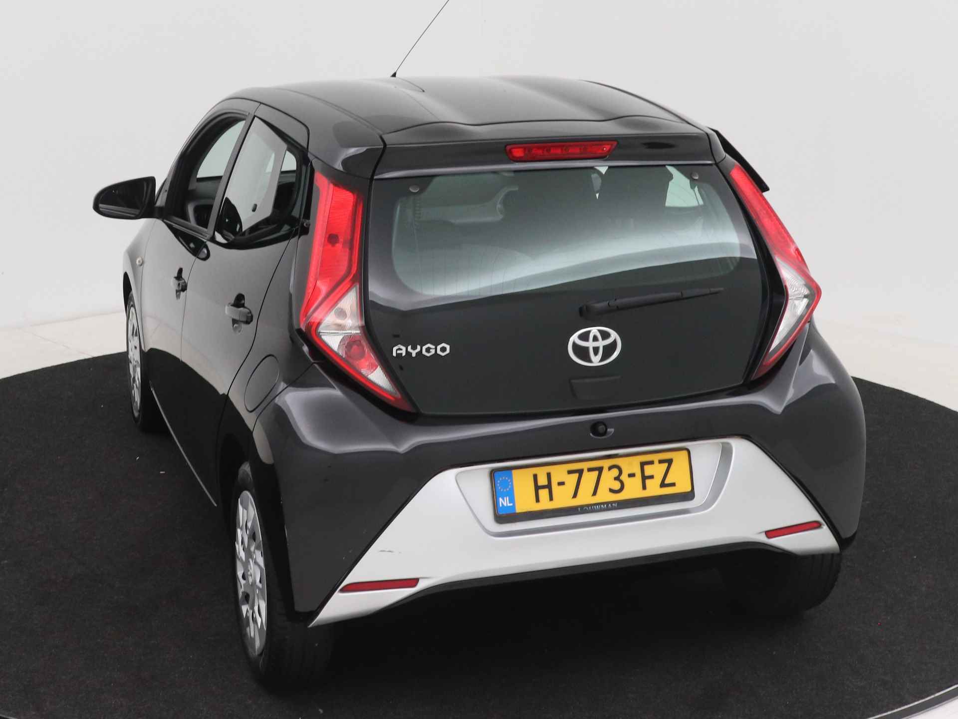 Toyota Aygo 1.0 VVT-i x-play | Camera | Airco | Apple Carplay/Android Auto | - 3/39