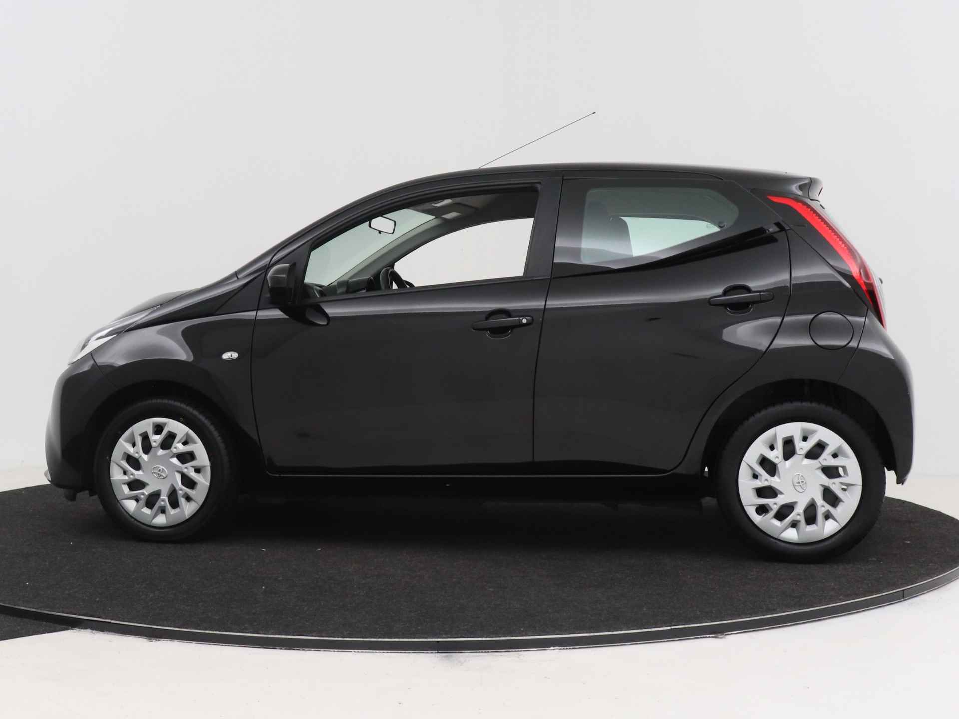 Toyota Aygo 1.0 VVT-i x-play | Camera | Airco | Apple Carplay/Android Auto | - 26/39