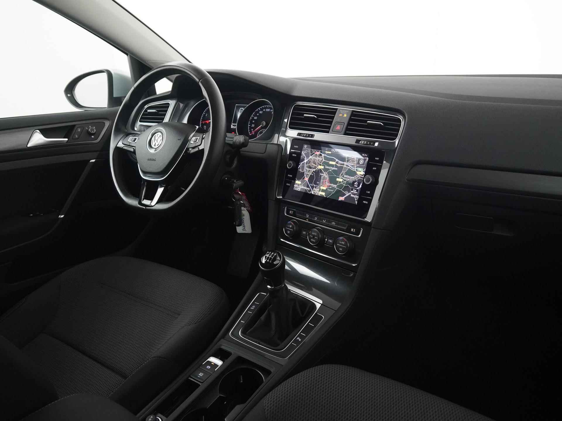 Volkswagen Golf 1.0 TSI Comfortline | Navigatie | Apple Carplay | Adapt Cruise | Zondag Open! - 2/33