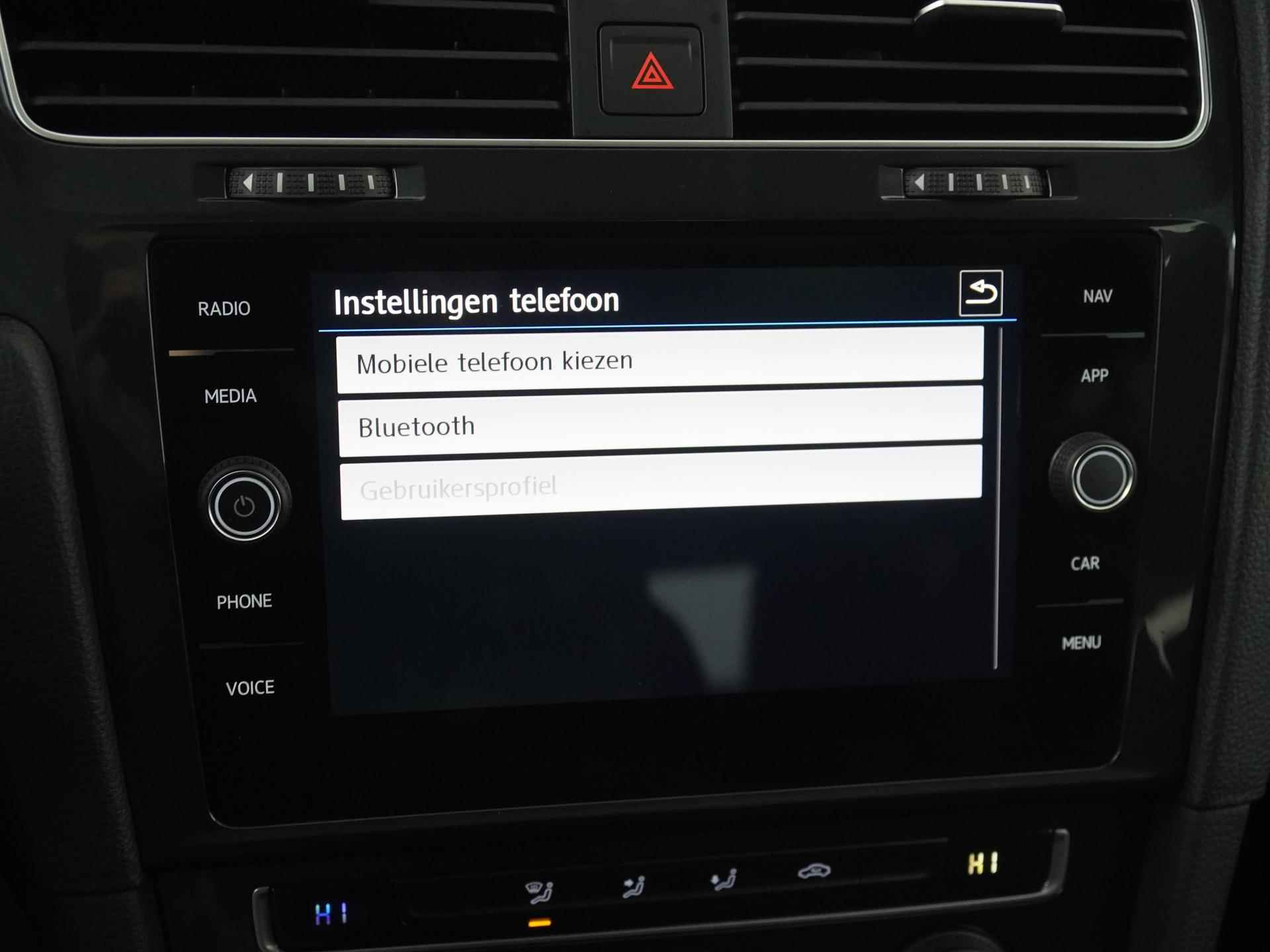 Volkswagen Golf 1.0 TSI Comfortline | Navigatie | Apple Carplay | Adapt Cruise | Zondag Open! - 16/33