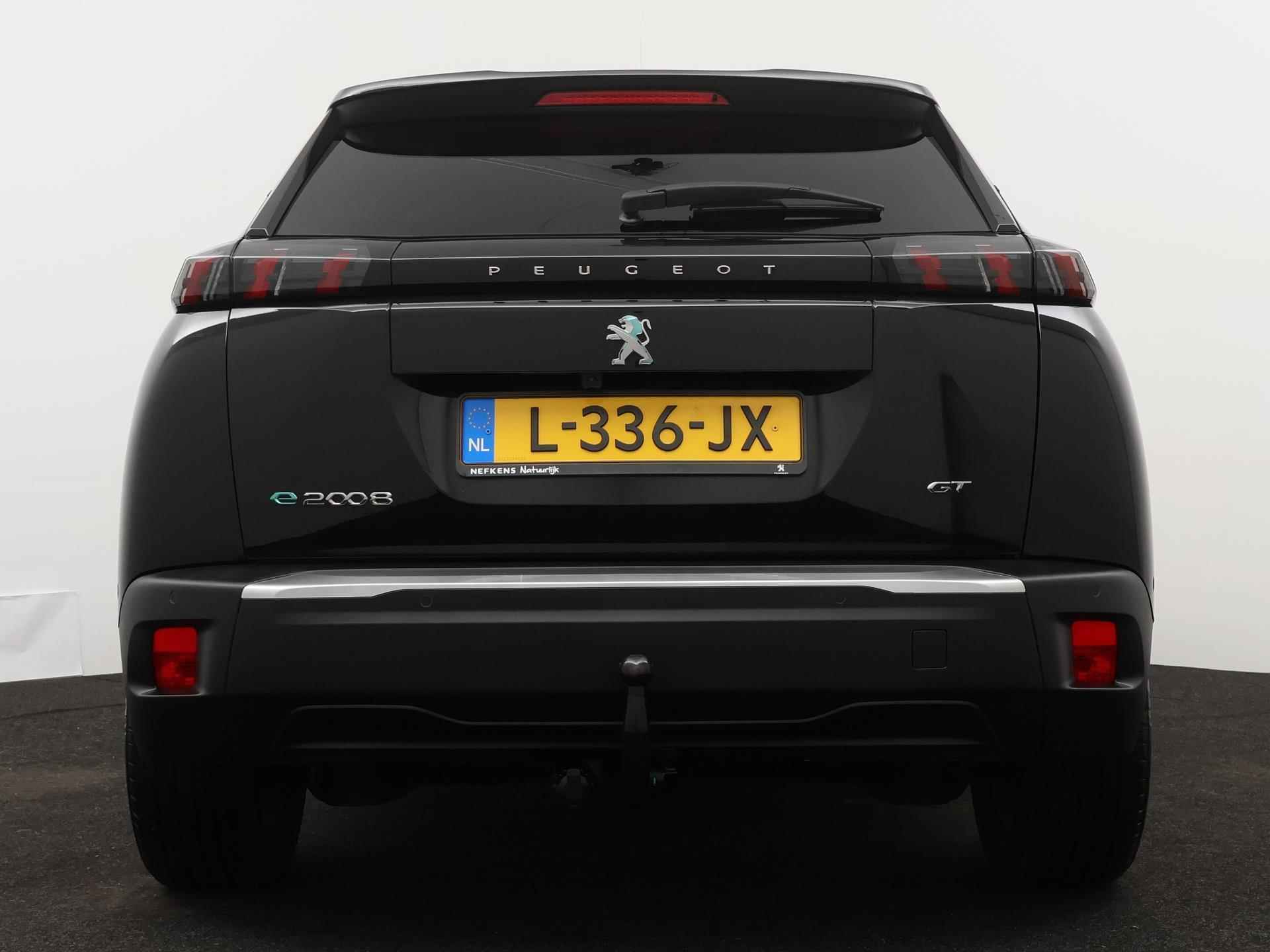 Peugeot e-2008 EV GT 50 kWh | Navigatie | Camera | Trekhaak | Sportstoelen | Licht Metalen Velgen 17" - 13/41