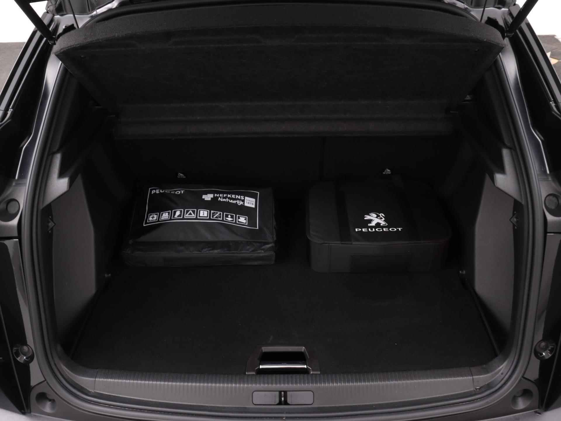 Peugeot e-2008 EV GT 50 kWh | Navigatie | Camera | Trekhaak | Sportstoelen | Licht Metalen Velgen 17" - 14/41