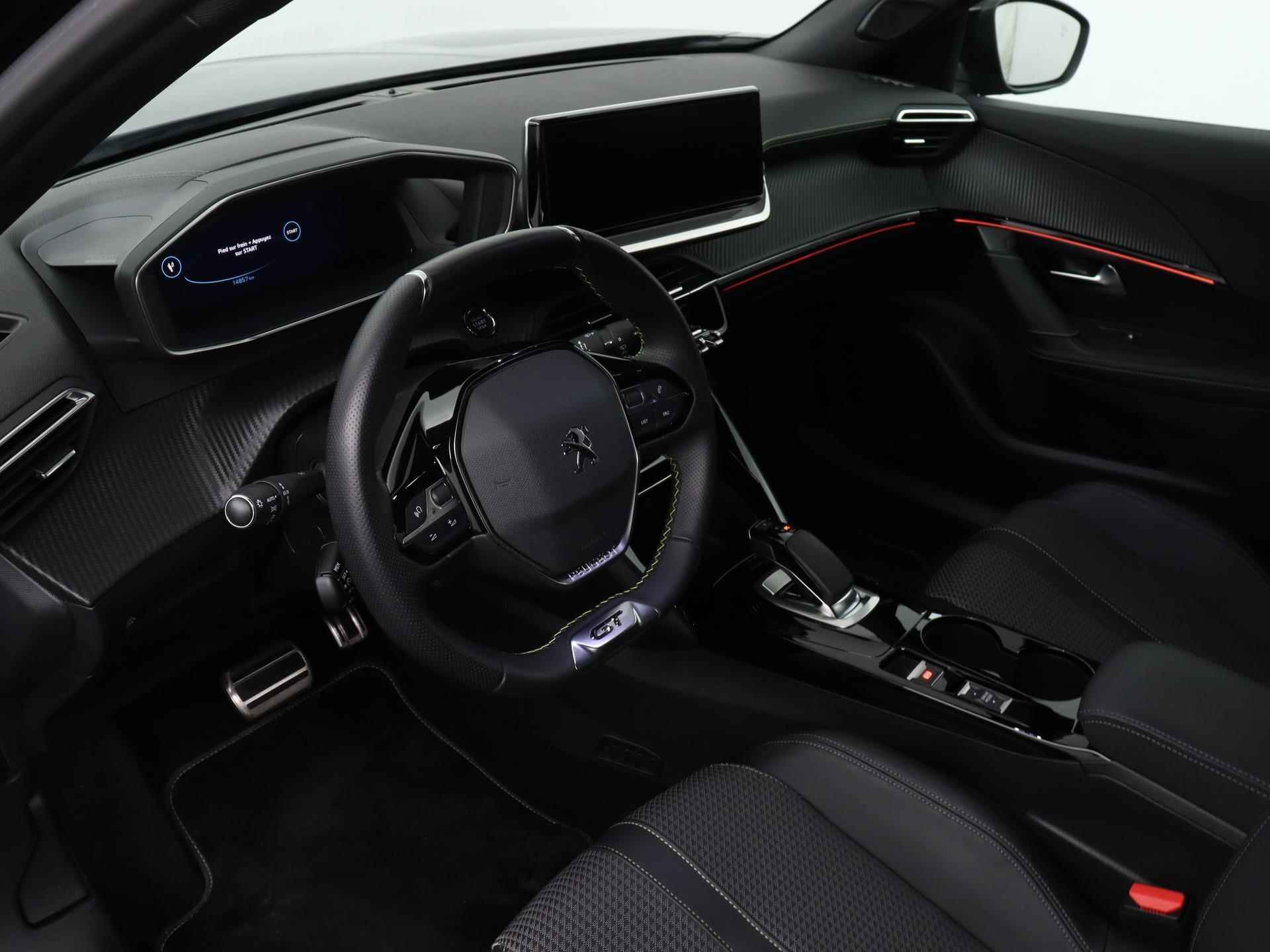 Peugeot e-2008 EV GT 50 kWh | Navigatie | Camera | Trekhaak | Sportstoelen | Licht Metalen Velgen 17" - 21/41
