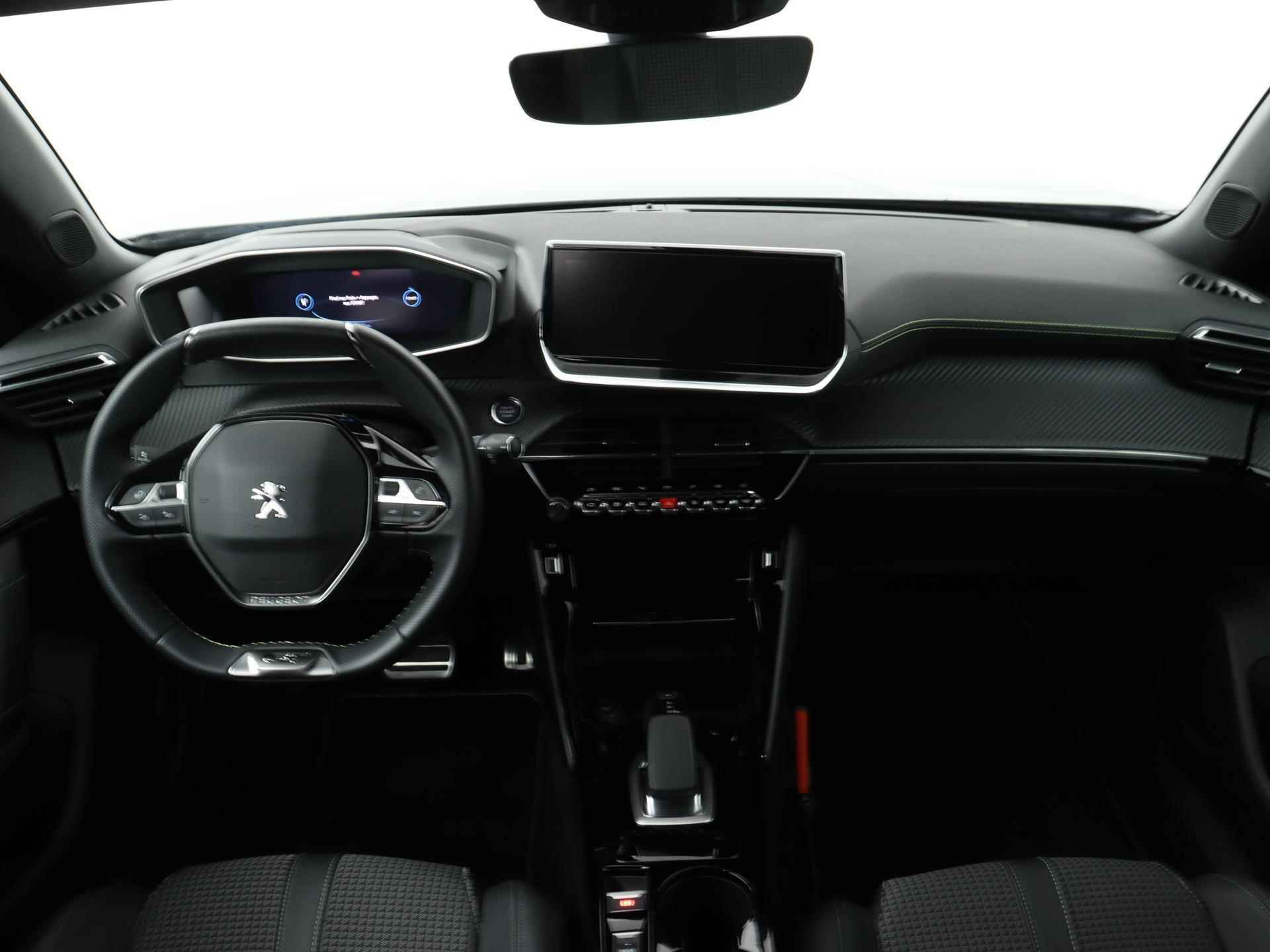 Peugeot e-2008 EV GT 50 kWh | Navigatie | Camera | Trekhaak | Sportstoelen | Licht Metalen Velgen 17" - 22/41