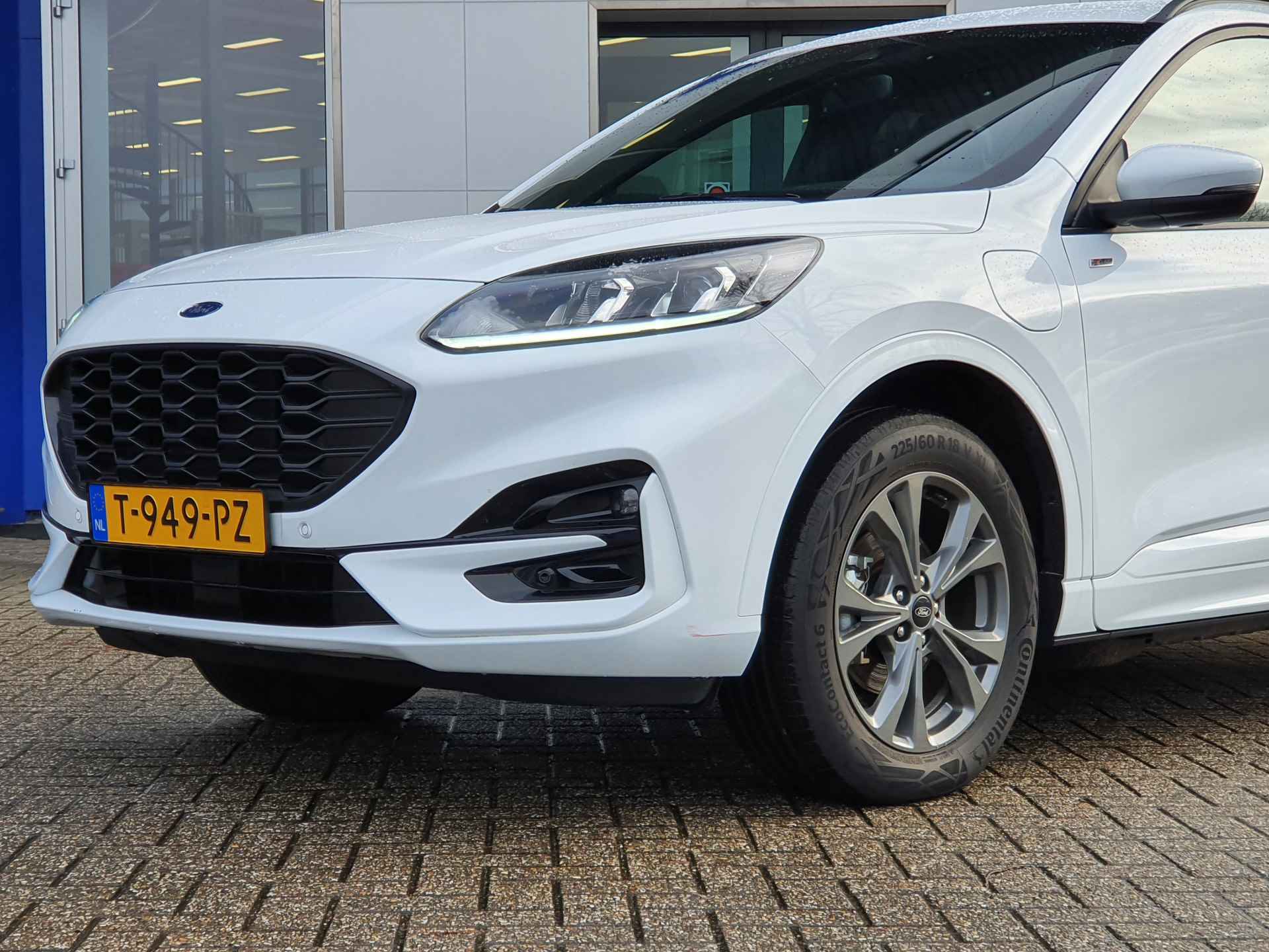 Ford Kuga 2.5 PHEV PLUG-IN 225PK ST-Line Camera | Navigatie | PDC V+A - 30/33