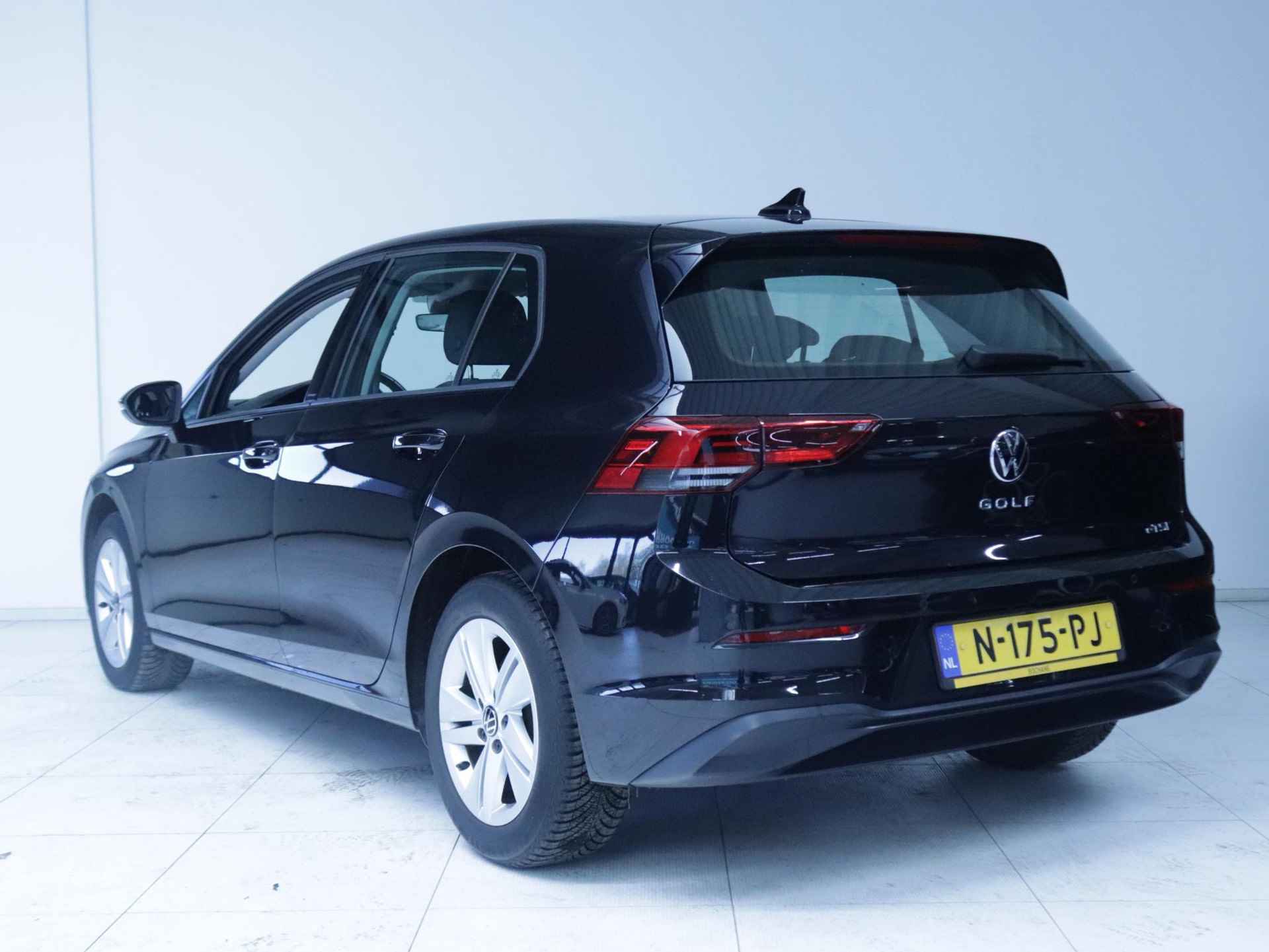 Volkswagen Golf 1.5 eTSI DSG Life Business | Navigatie | Stoelverwarming - 7/37