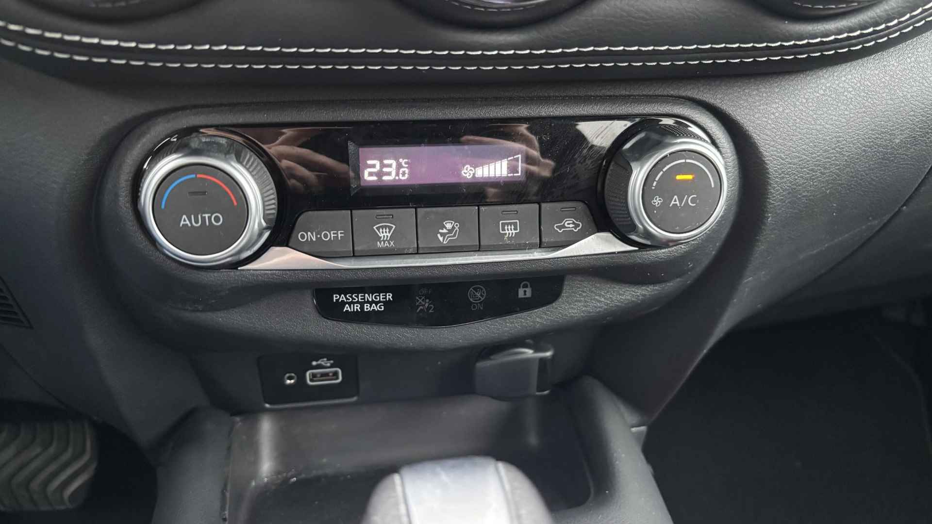 Nissan Juke 1.6 Hybrid 143 N-Connecta - 12/25