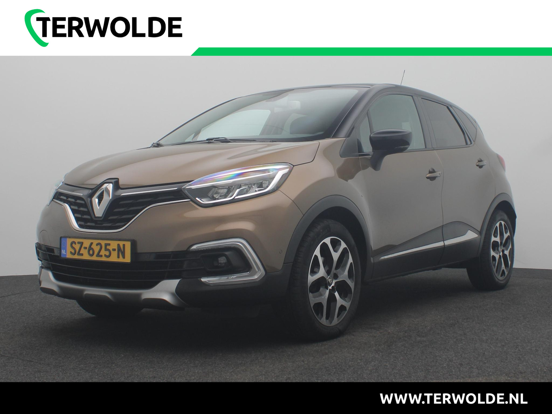 Renault Captur 0.9 TCe 90 Intens | Panoramadak | Parkeercamera | Trekhaak | Navigatie |