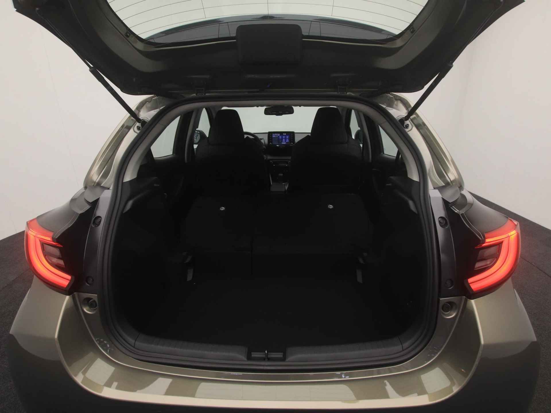 Mazda 2 Hybrid 1.5 Agile automaat met Comfort Pakket en Safety Pakket | voorraad voordeel | direct leverbaar - 18/40