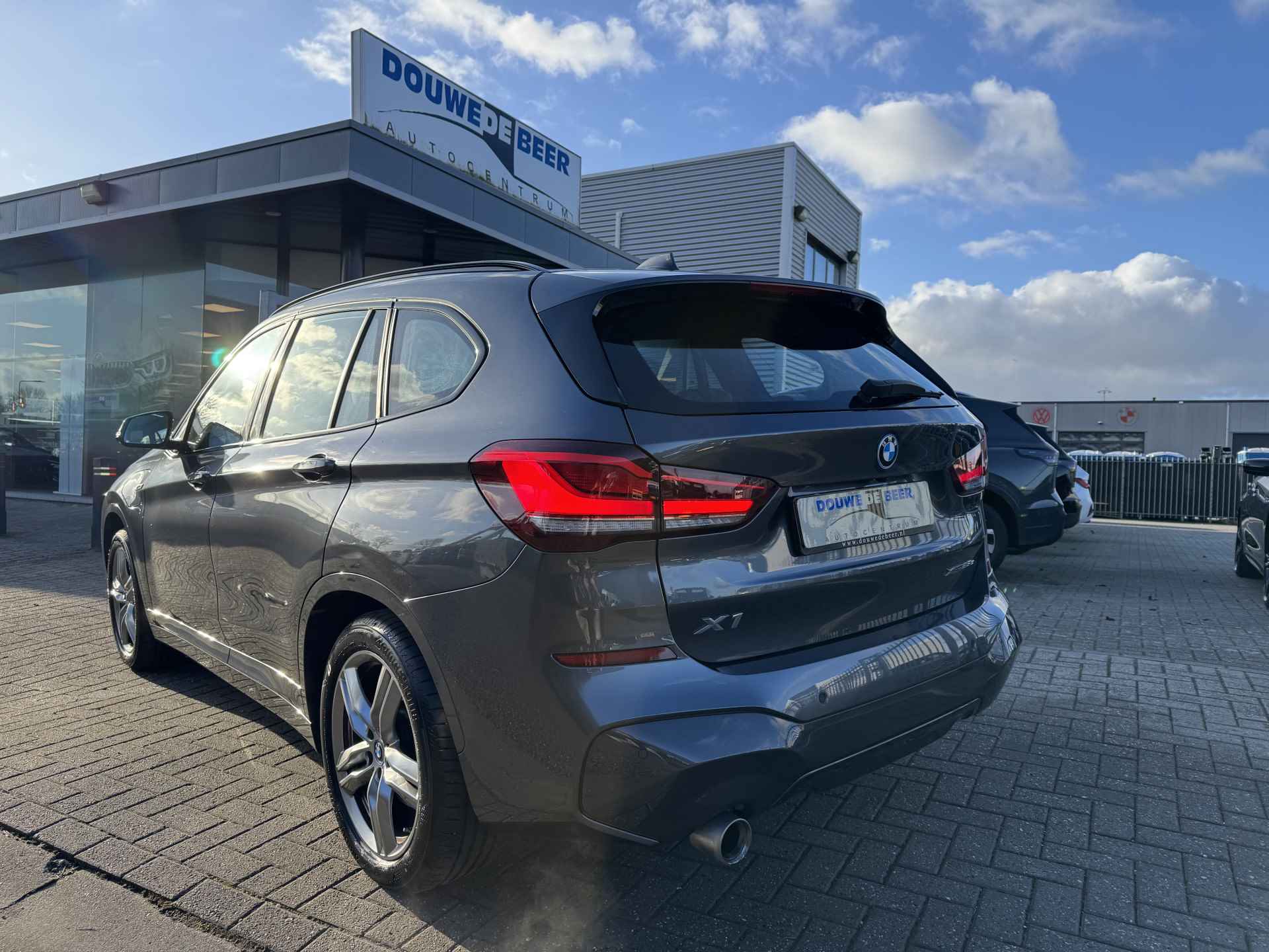 BMW X1 xDrive25e M-sport Pano-Dak | HUD | Keyless | Adapt. Cruise | Stoelverw. | - 2/29