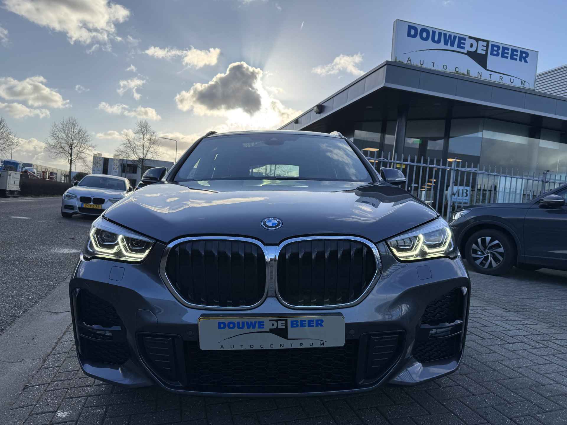 BMW X1 xDrive25e M-sport Pano-Dak | HUD | Keyless | Adapt. Cruise | Stoelverw. | - 4/29