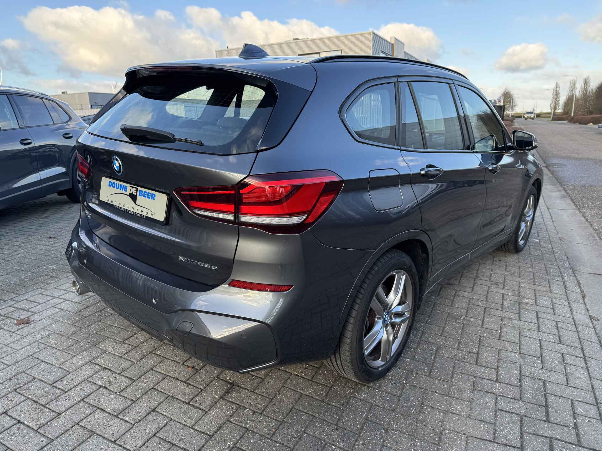 BMW X1 xDrive25e M-sport Pano-Dak | HUD | Keyless | Adapt. Cruise | Stoelverw. | - 6/29