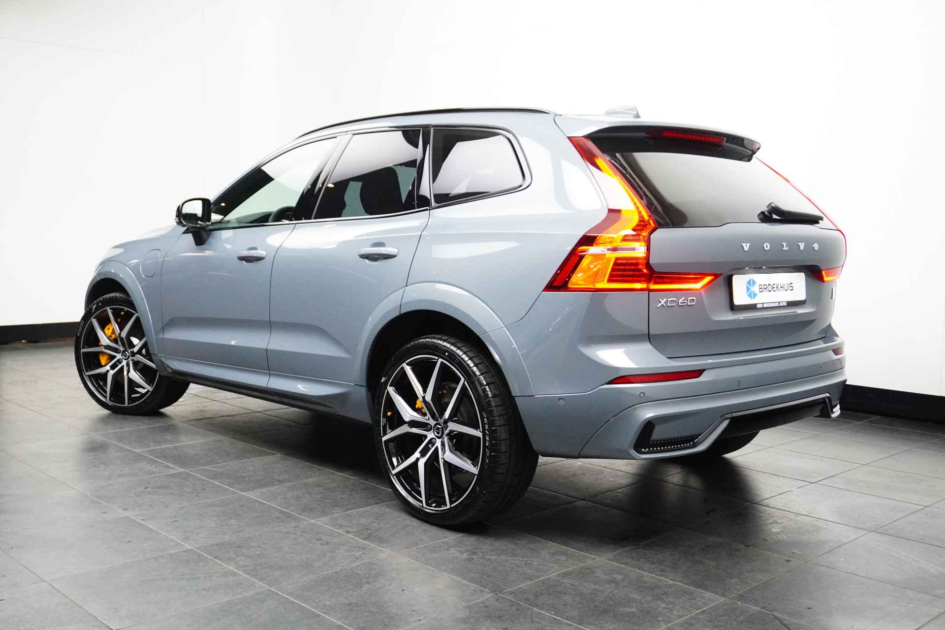 Volvo XC60 T8 AWD Polestar Engineered | 22'' | Bowers & Wilkins | 360 Camera | Getint en Gelaagd glas | Trekhaak | Head-up | Panoramadak | - 6/36