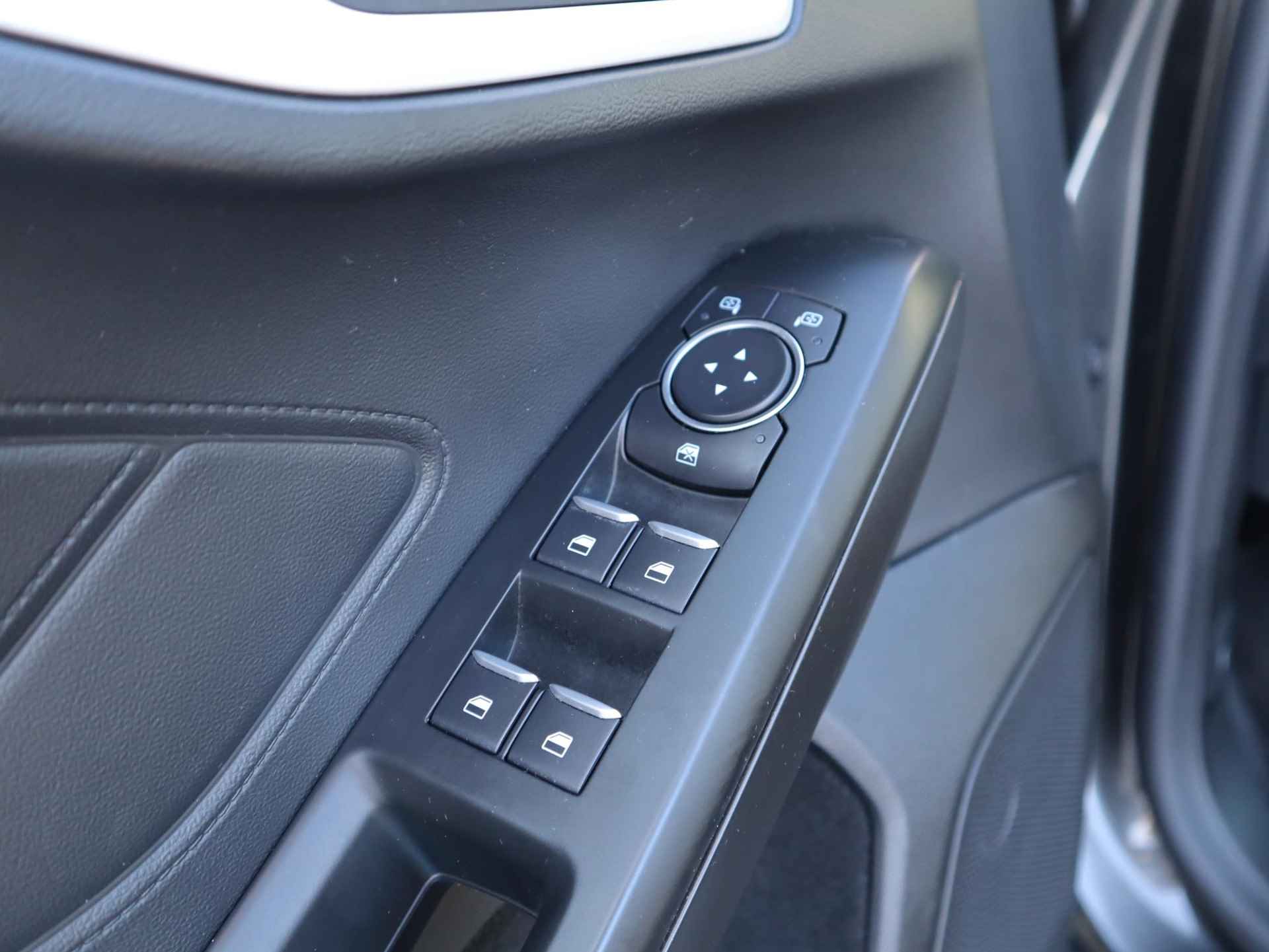 Ford Focus 1.0 EcoBoost Hybrid Trend Business 125PK | Camera | Navigatie | DAB+ | LED | Cruise Control | Parkeersensoren | Airconditioning | Lichtmetalen velgen | Apple CarPlay / Android Auto - 13/37