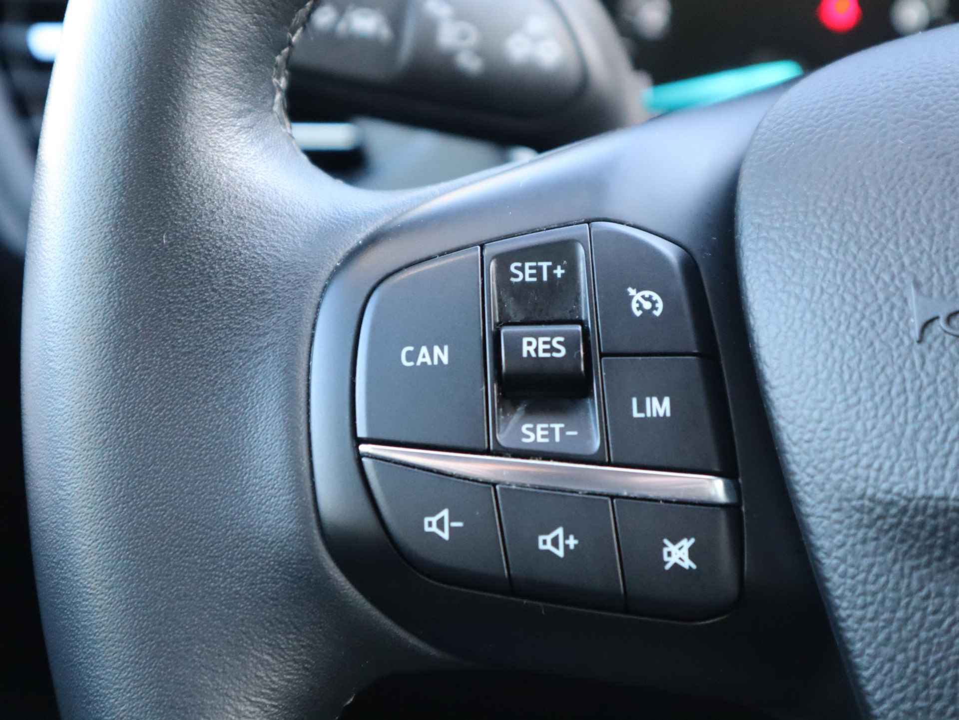 Ford Focus 1.0 EcoBoost Hybrid Trend Business 125PK | Camera | Navigatie | DAB+ | LED | Cruise Control | Parkeersensoren | Airconditioning | Lichtmetalen velgen | Apple CarPlay / Android Auto - 17/37