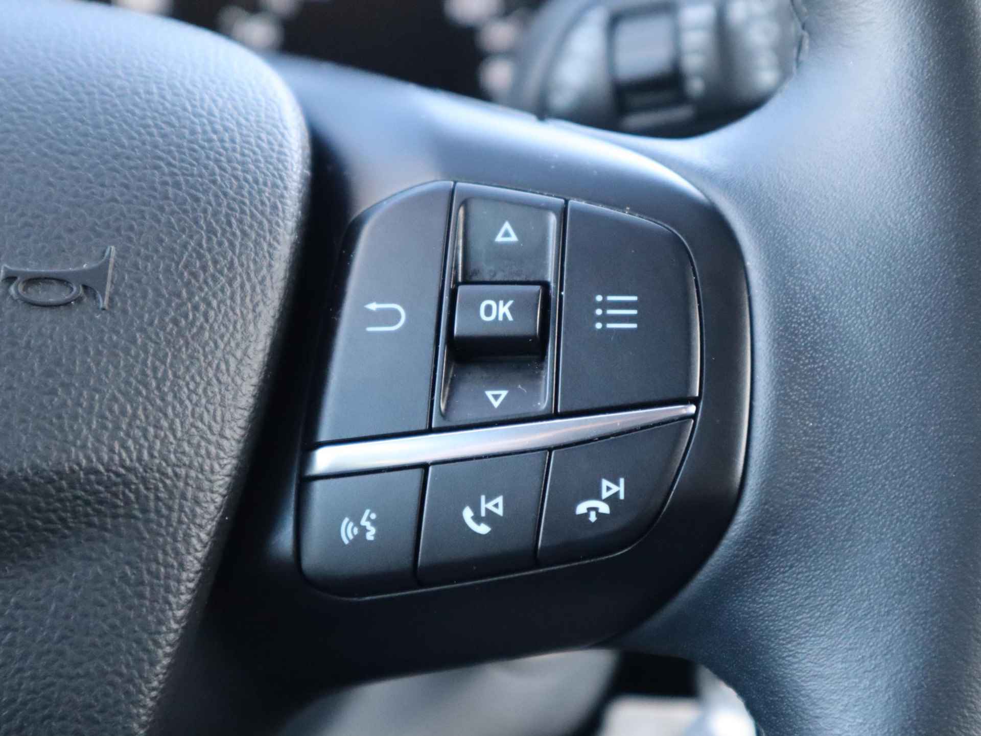Ford Focus 1.0 EcoBoost Hybrid Trend Business 125PK | Camera | Navigatie | DAB+ | LED | Cruise Control | Parkeersensoren | Airconditioning | Lichtmetalen velgen | Apple CarPlay / Android Auto - 18/37