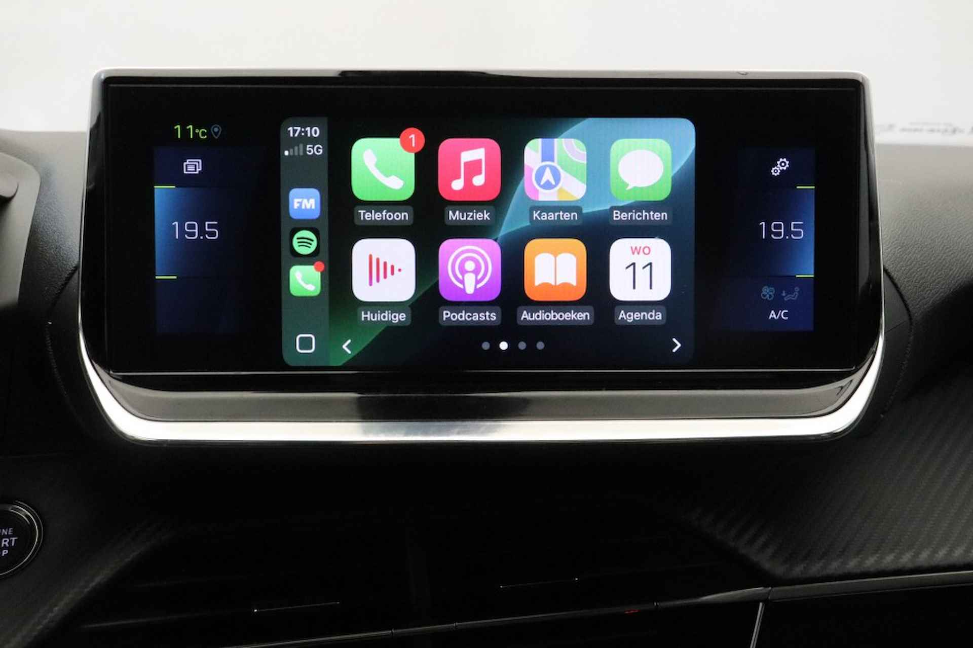 PEUGEOT E-2008 EV Allure 50 kWh - Carplay, Panorama, Camera - 6/29