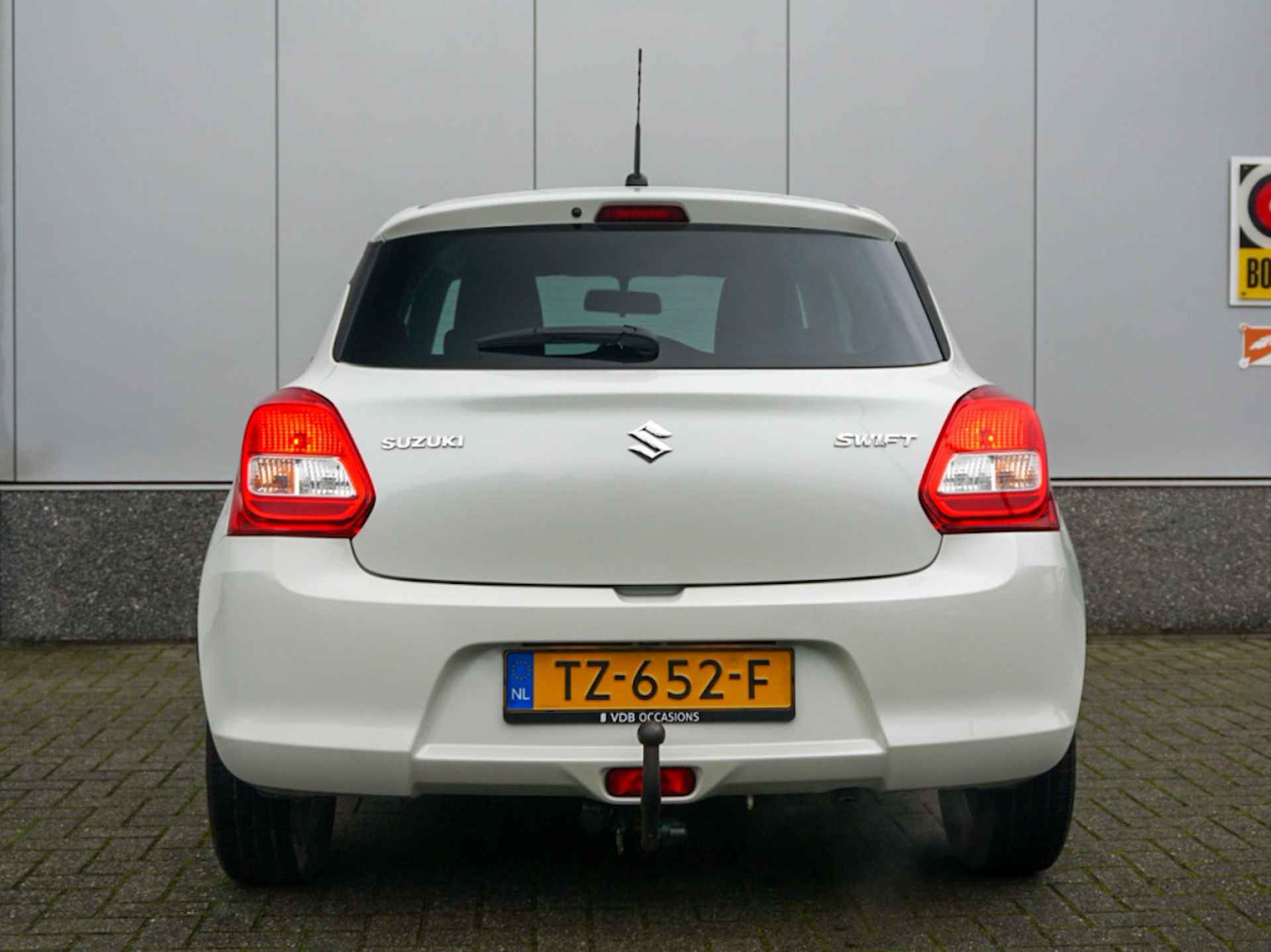 Suzuki Swift 1.2 Select CarPlay | Trekhaak | Camera | Navigatie | NAP - 6/25