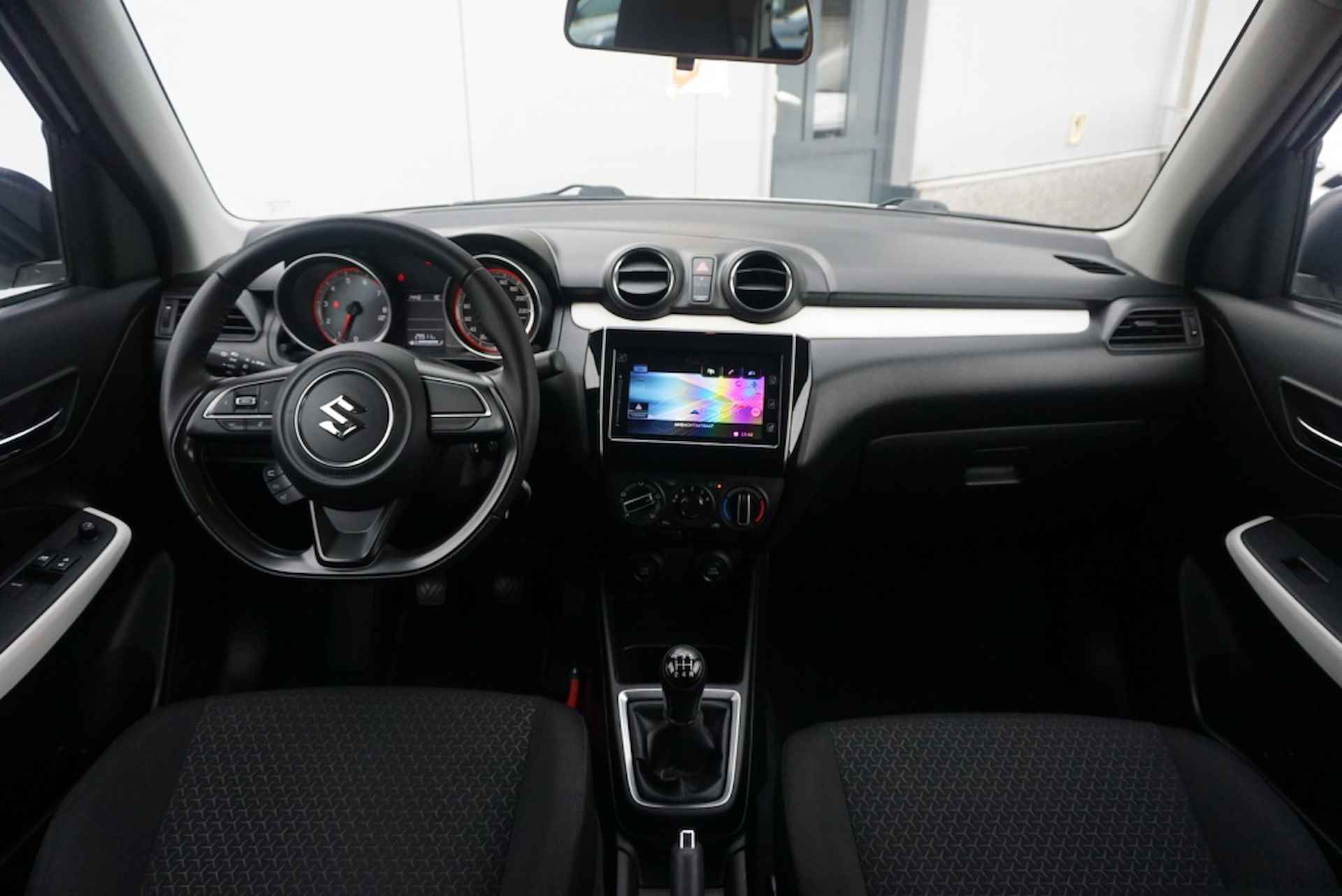 Suzuki Swift 1.2 Select CarPlay | Trekhaak | Camera | Navigatie | NAP - 10/25