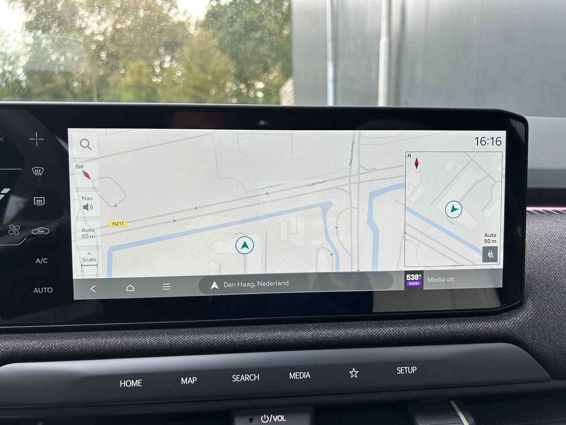 Kia EV3 GT-PlusLine LR 360 CAMERA | HEAD UP DISPLAY | DODEHOEKCAMERA | ELEKTRISCH VERSTELBARE STOELEN | GEVENTILEERDE VOORSTOELEN | RSPA | PCA - 31/38