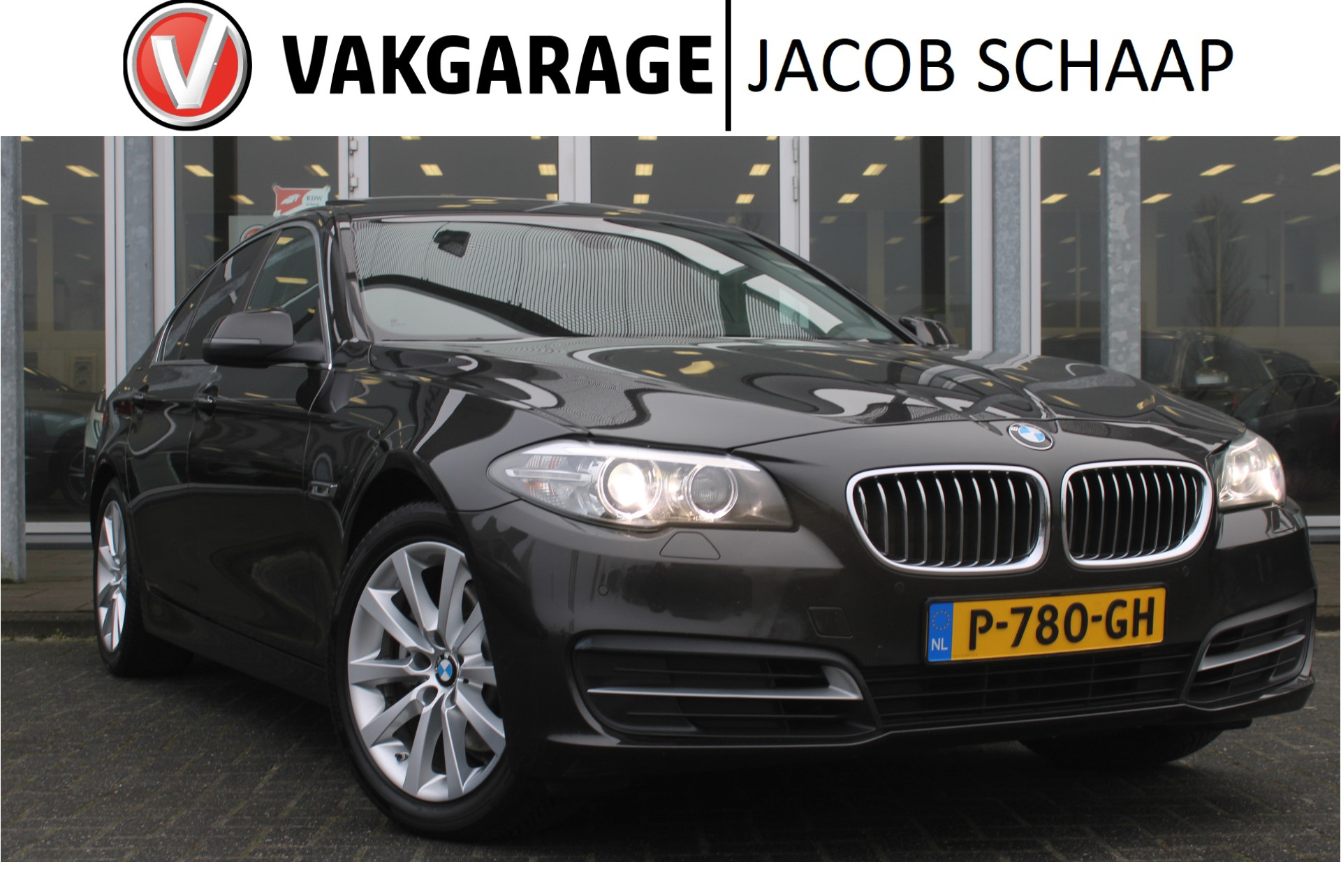 BMW 5 Serie 518d Corporate Lease High Executive | Afn. Trekhaak | Schuifdak | Verw. Voorstoelen | Parkeersensoren V+A